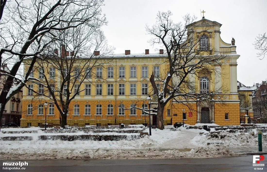 Photo showing: Legnica, Plac Klasztorny 7 - I Liceum Ogólnokształcące im. Tadeusza Kościuszki (dawny kościół klasztorny Benedyktynek p.w. św. Maurycego, obecnie aula i sala gimnastyczna)