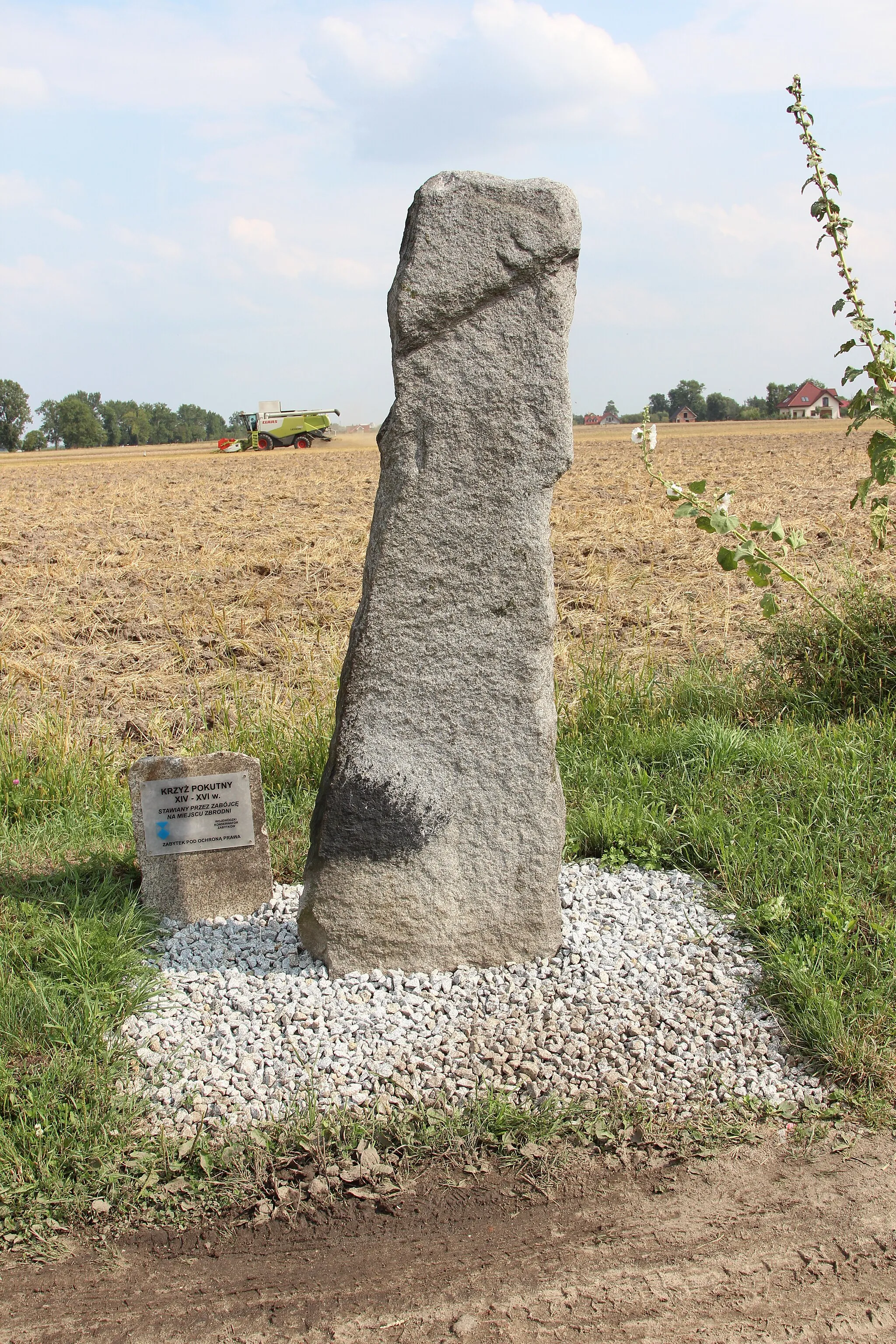 Photo showing: Stone cross in Groblice.