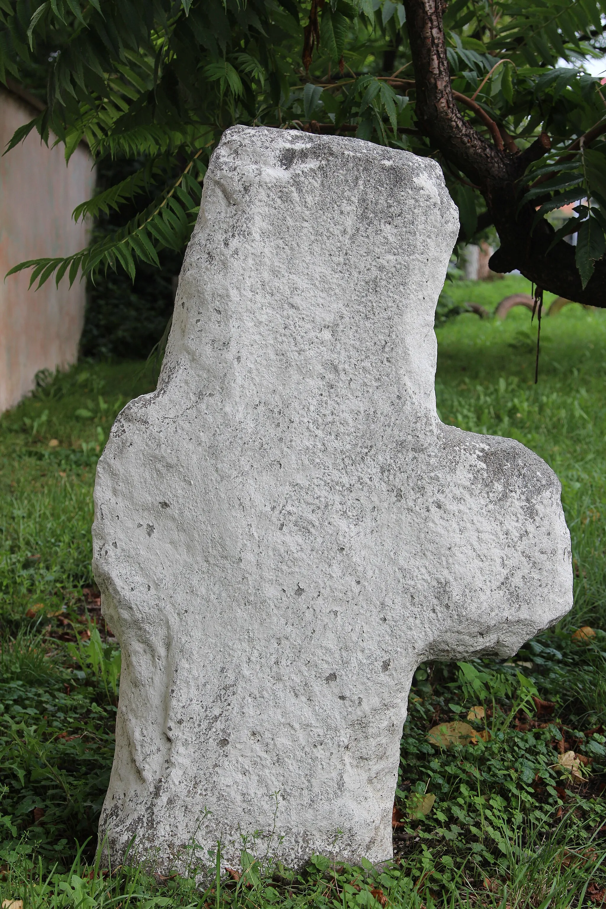 Photo showing: Stone cross in Bogunów