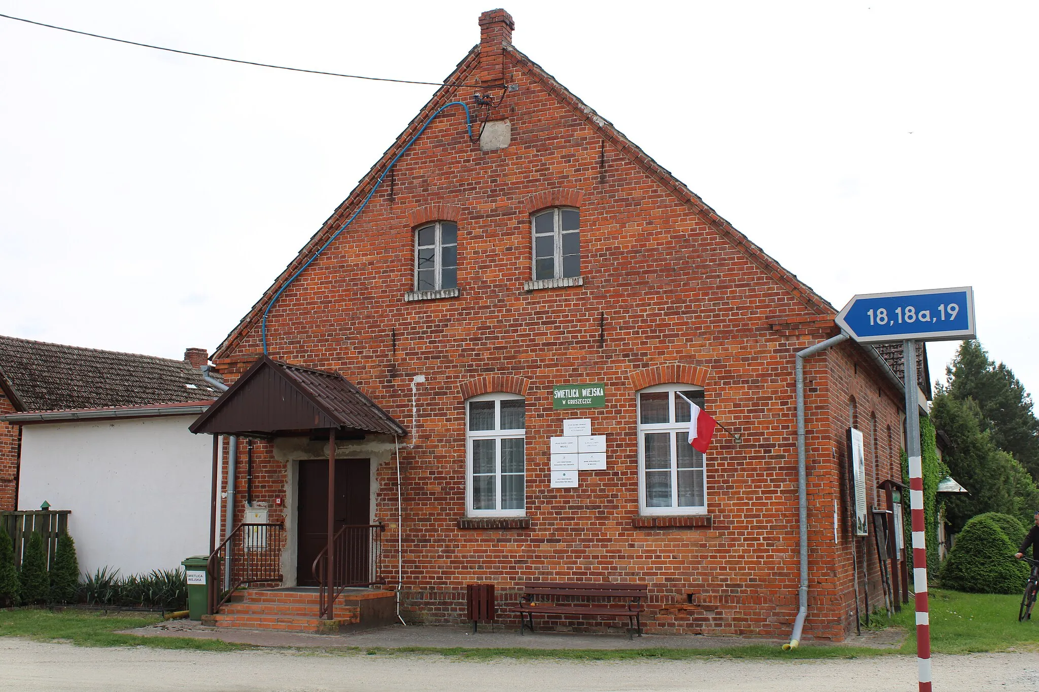 Photo showing: Budynek nr 17a we wsi Gruszeczka, świetlica wiejska