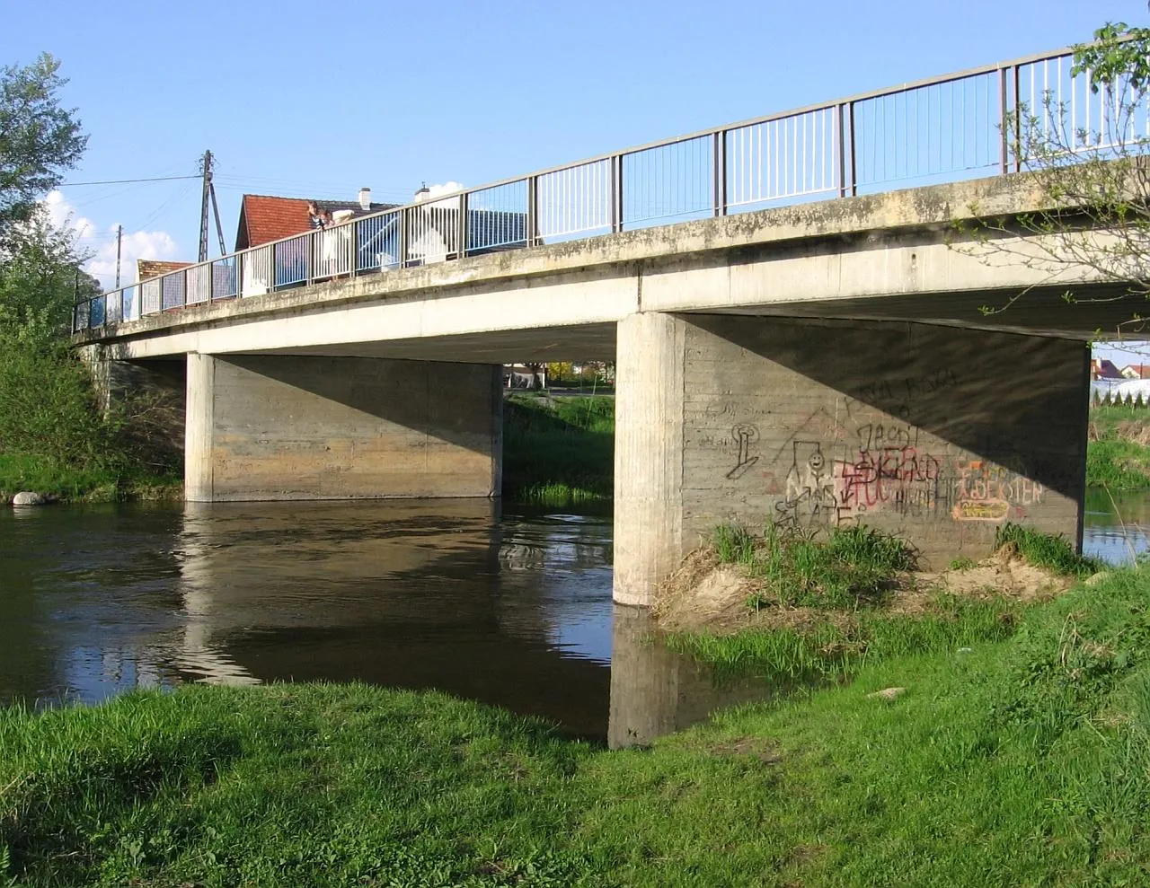Photo showing: Most przez Widawę w Szymanowie