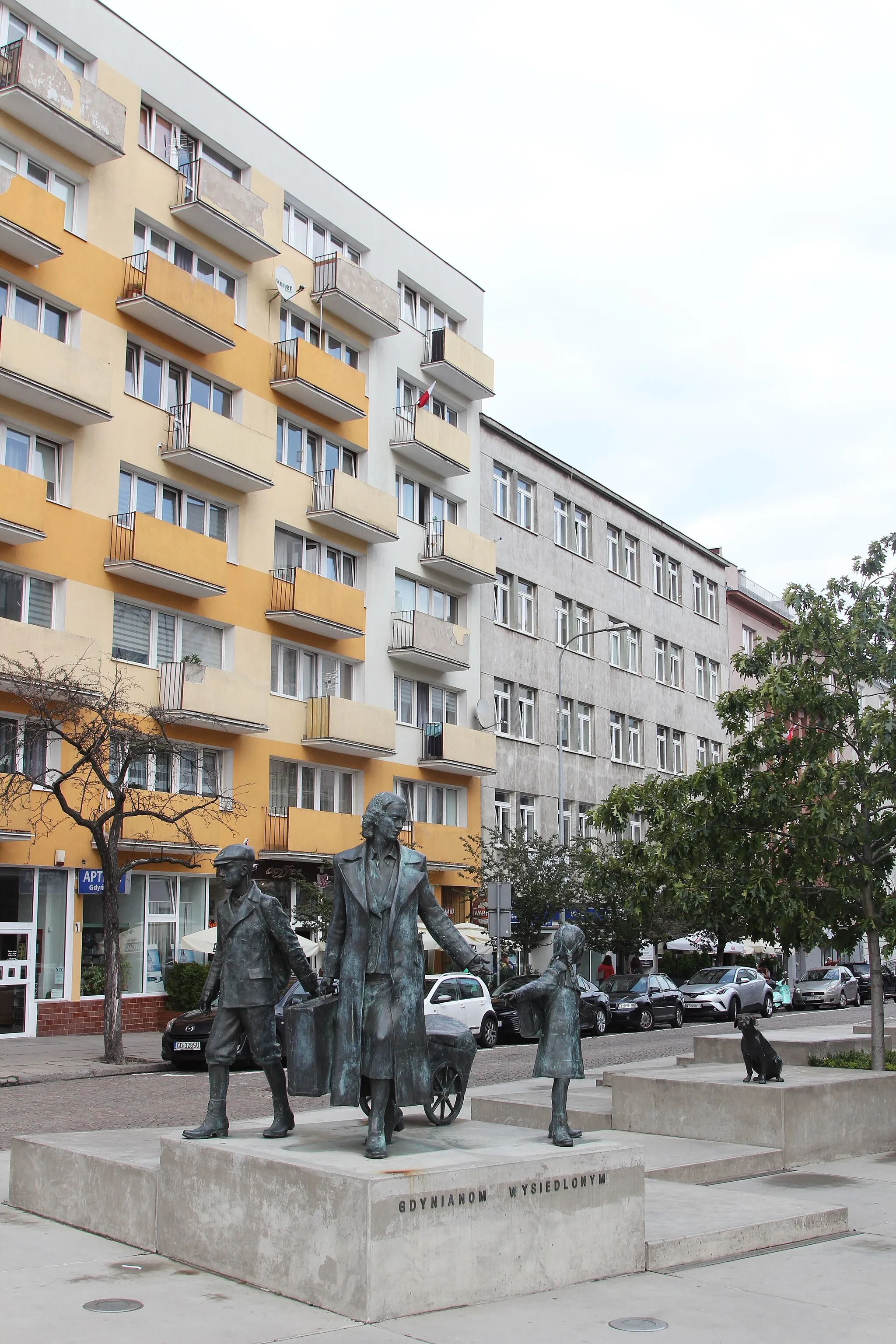 Photo showing: Monument to the Displaced Gdynia citizens