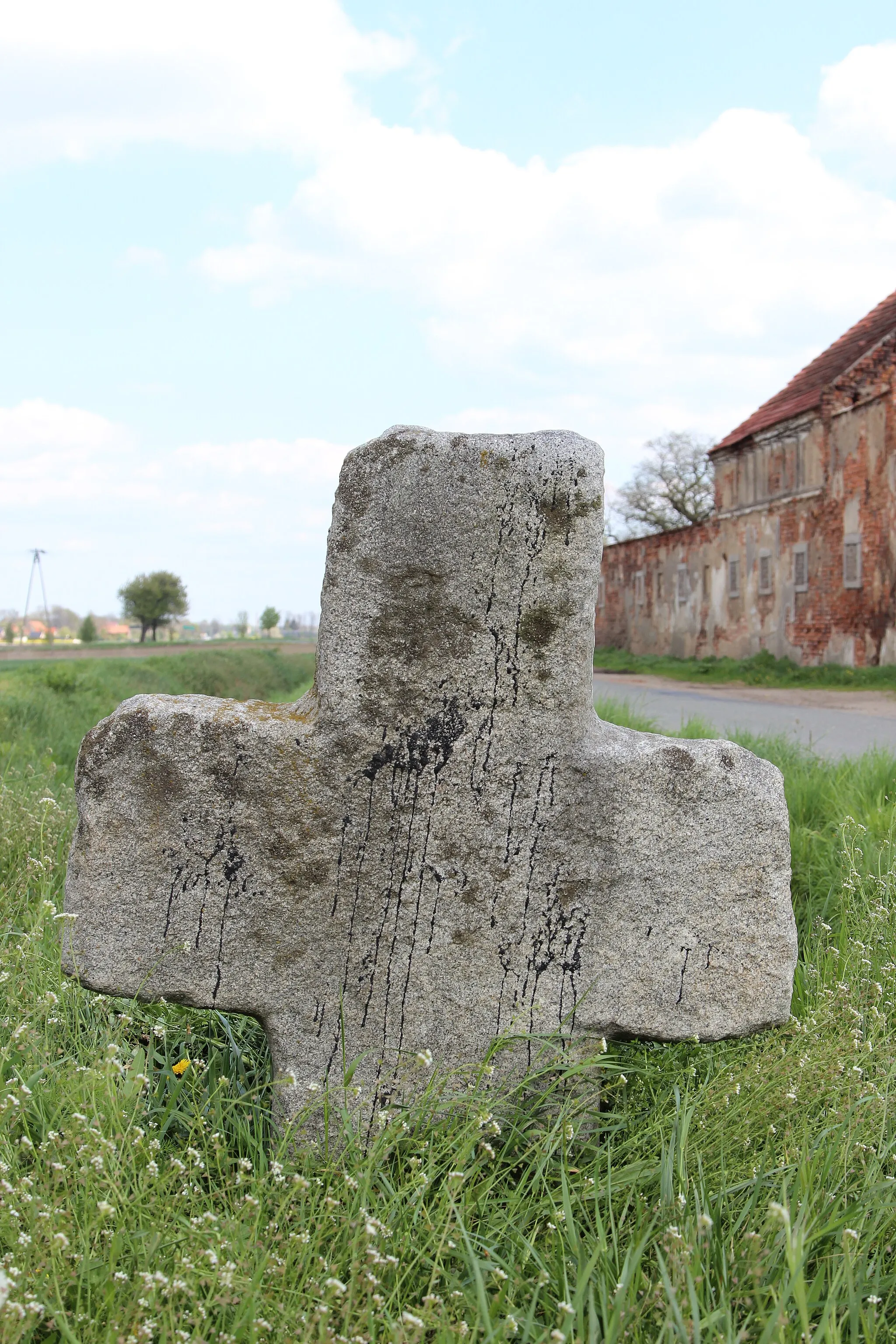Photo showing: Stone cross in Damianowice