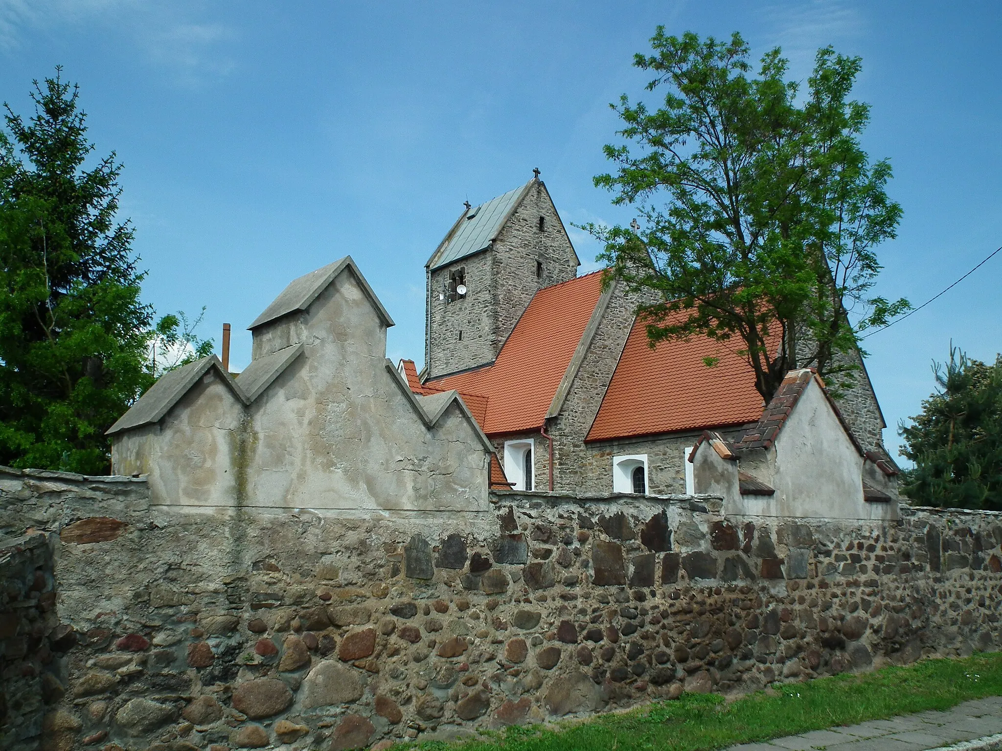 Photo showing: Kościół św. Urszuli w Kowalowie koło Wiązowa.