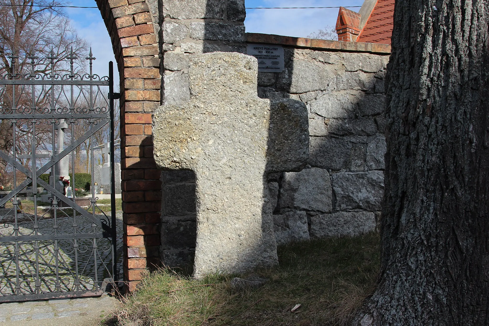 Photo showing: Stone cross in Pielaszkowice