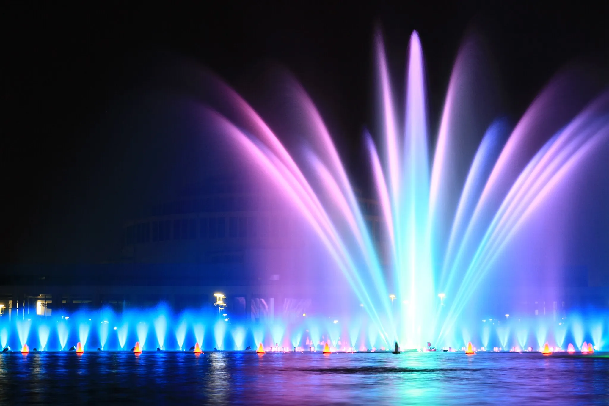 Photo showing: Fountain in Hala Ludowa, Wrocław