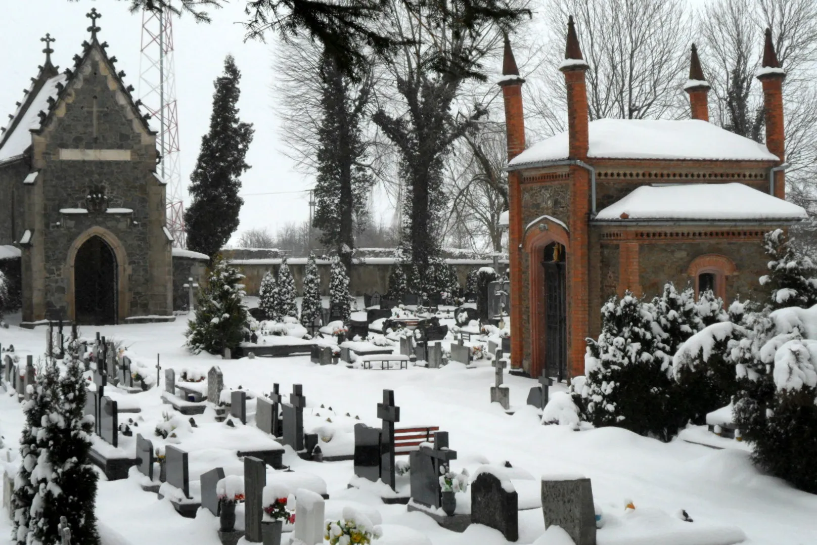 Photo showing: Przerzeczyn-Zdrój, cmentarz przy kościele N.M.P Królowej Polski