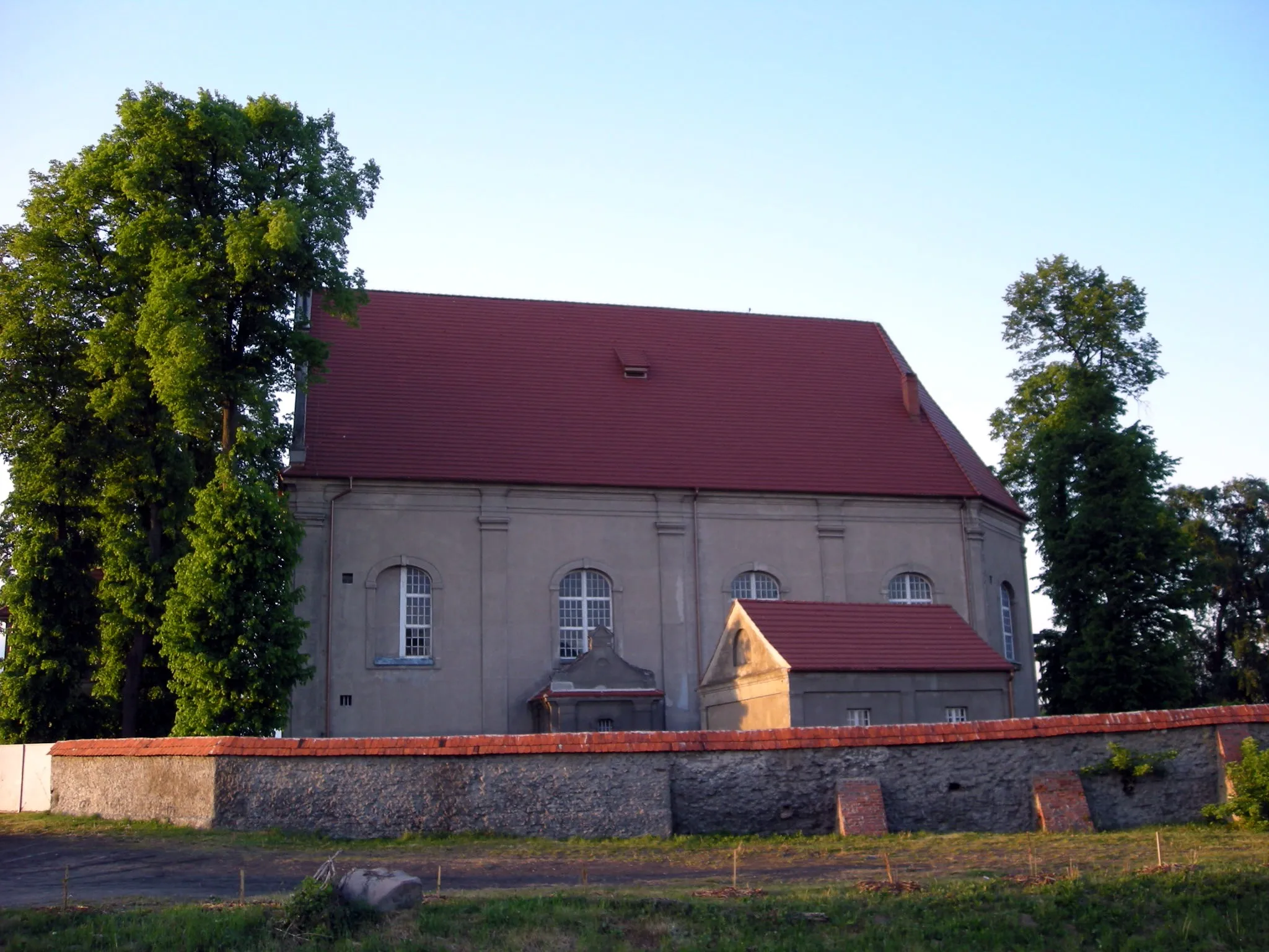 Photo showing: The church in Wąwelno, Poland.