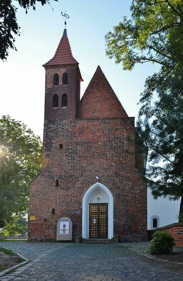 Photo showing: Dawna kaplica zamkowa, obecnie Galeria Zamkowa - część ośrodka kultury "Wzgórze Zamkowe"