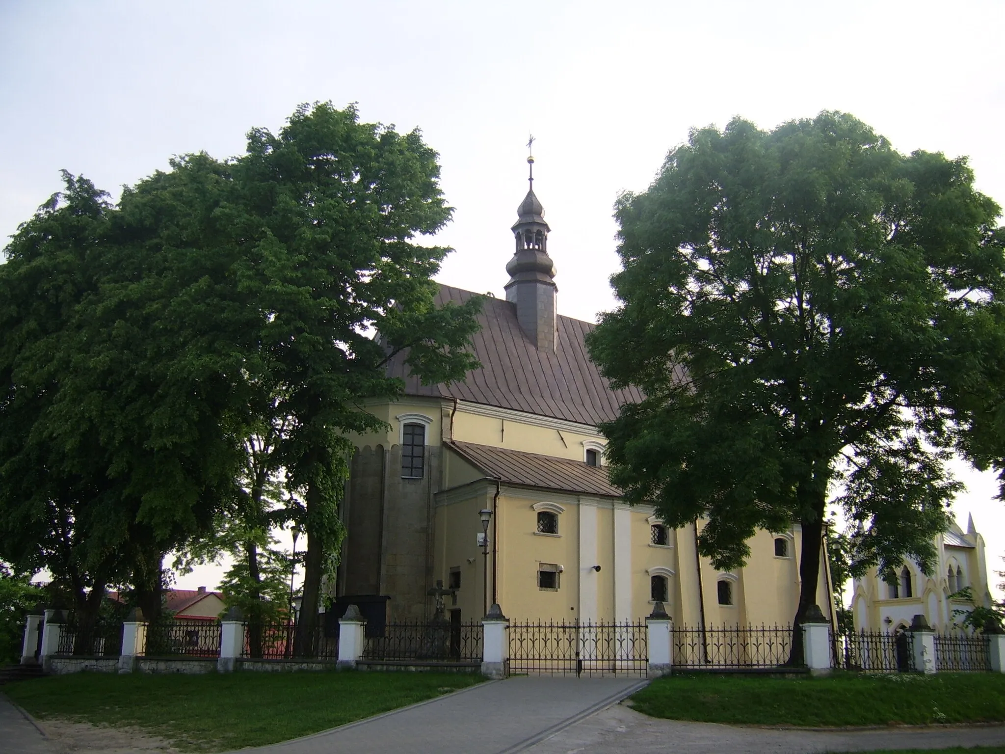 Photo showing: Kościelec (województwo małopolskie) - kościół pw. św. Wojciecha, widok od północnego-wschodu.