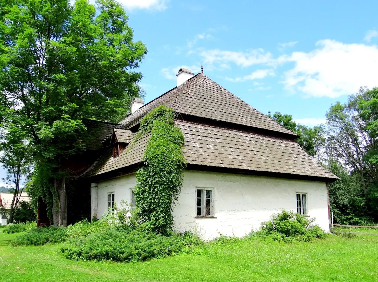 Photo showing: Łopuszna. Dwór Tetmajerów