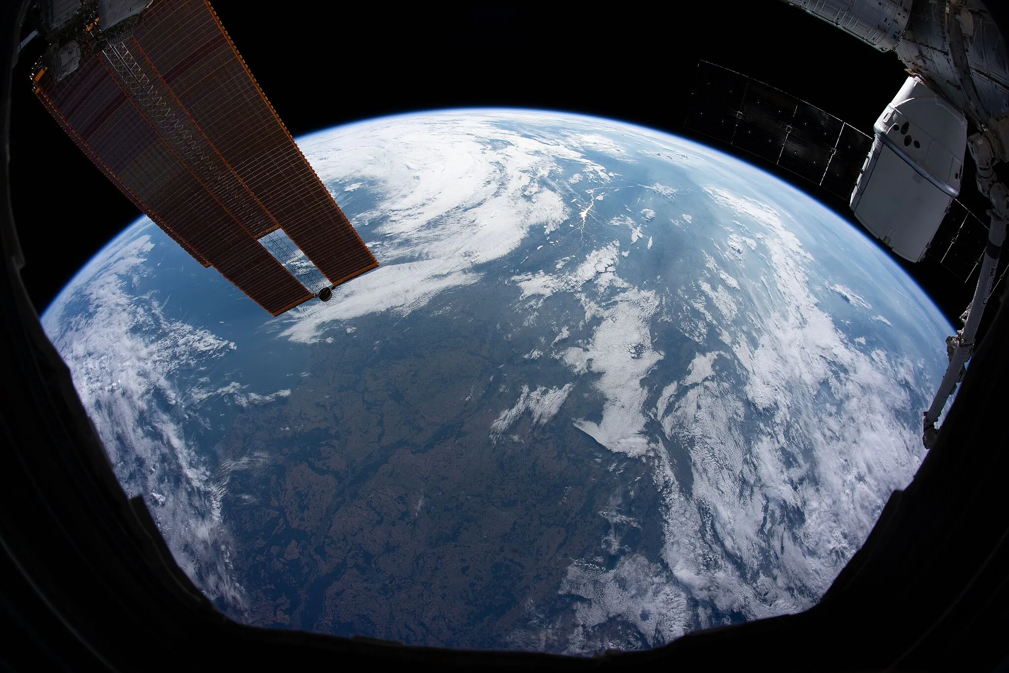 Photo showing: View of Earth taken during ISS Expedition 56.