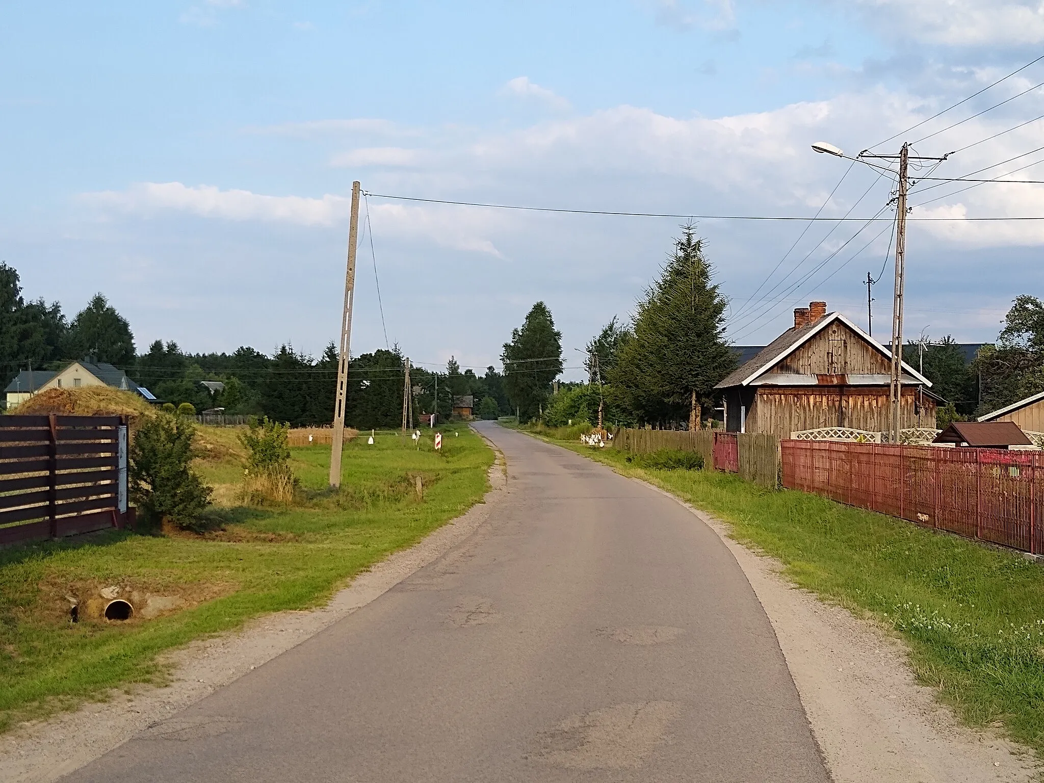 Photo showing: Widok od strony Przyłęka