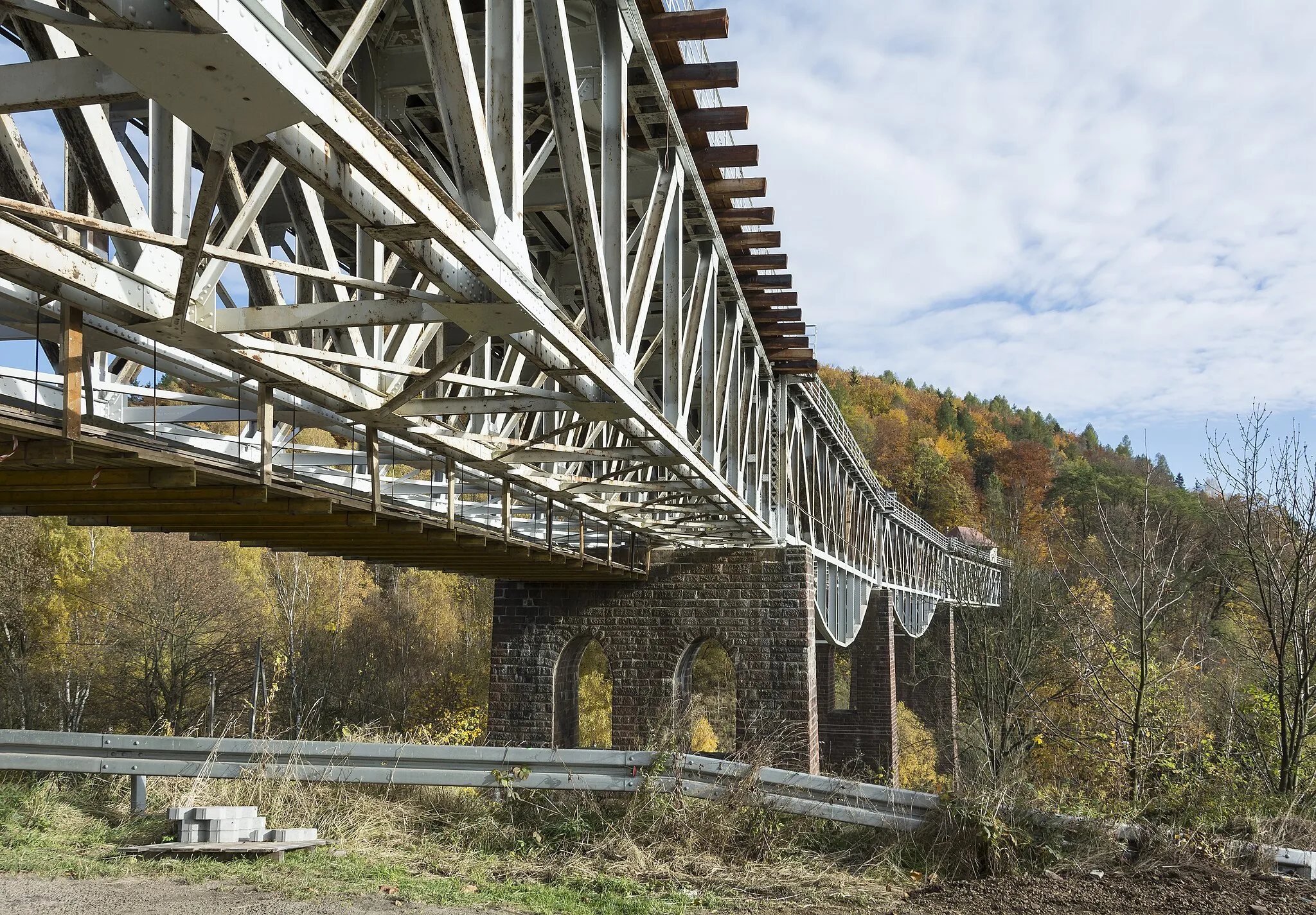 Photo showing: Railway viaduct in Ludwikowice Kłodzkie