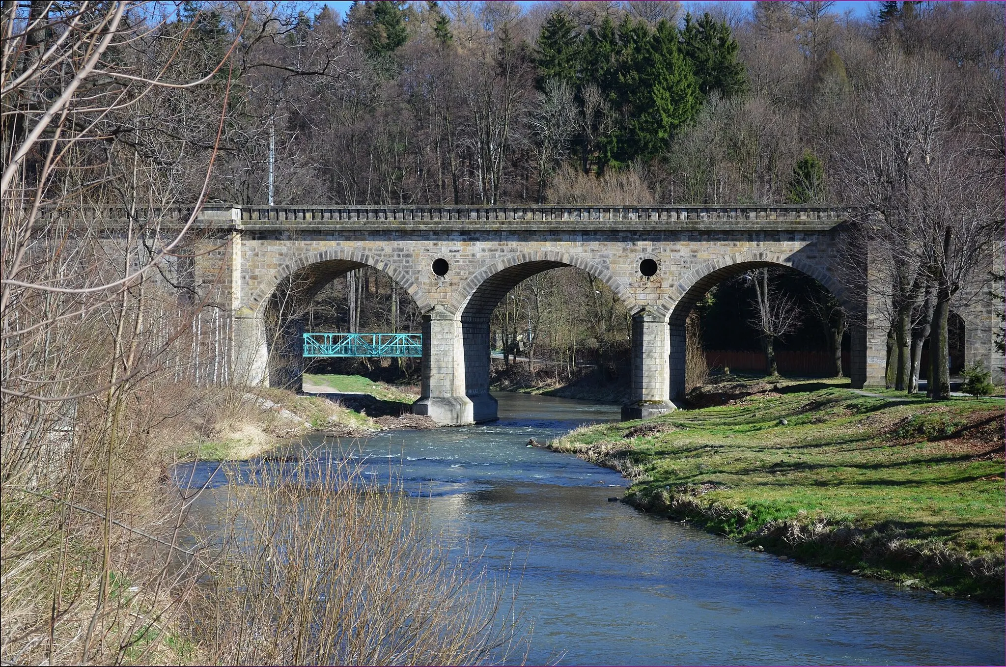 Photo showing: Eisenbahnbrücke über die Glatzer Neiße, Bystrzyca Kłodzka (deutsch: Habelschwerdt), Glatzer Land, Niederschlesien, Polen.