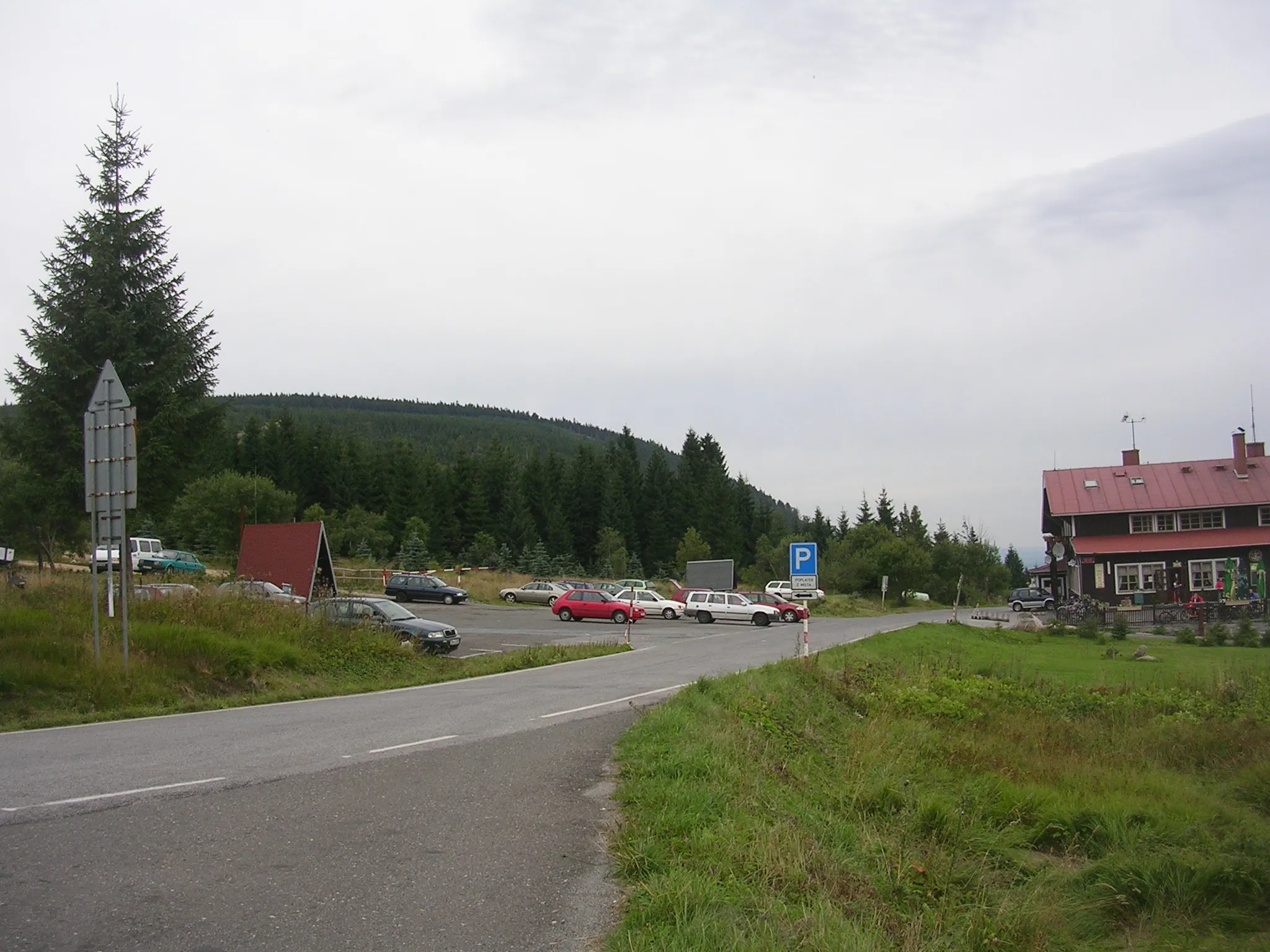 Photo showing: Bílý Potok-Smědava, Liberec District, Liberec Region. A car park.