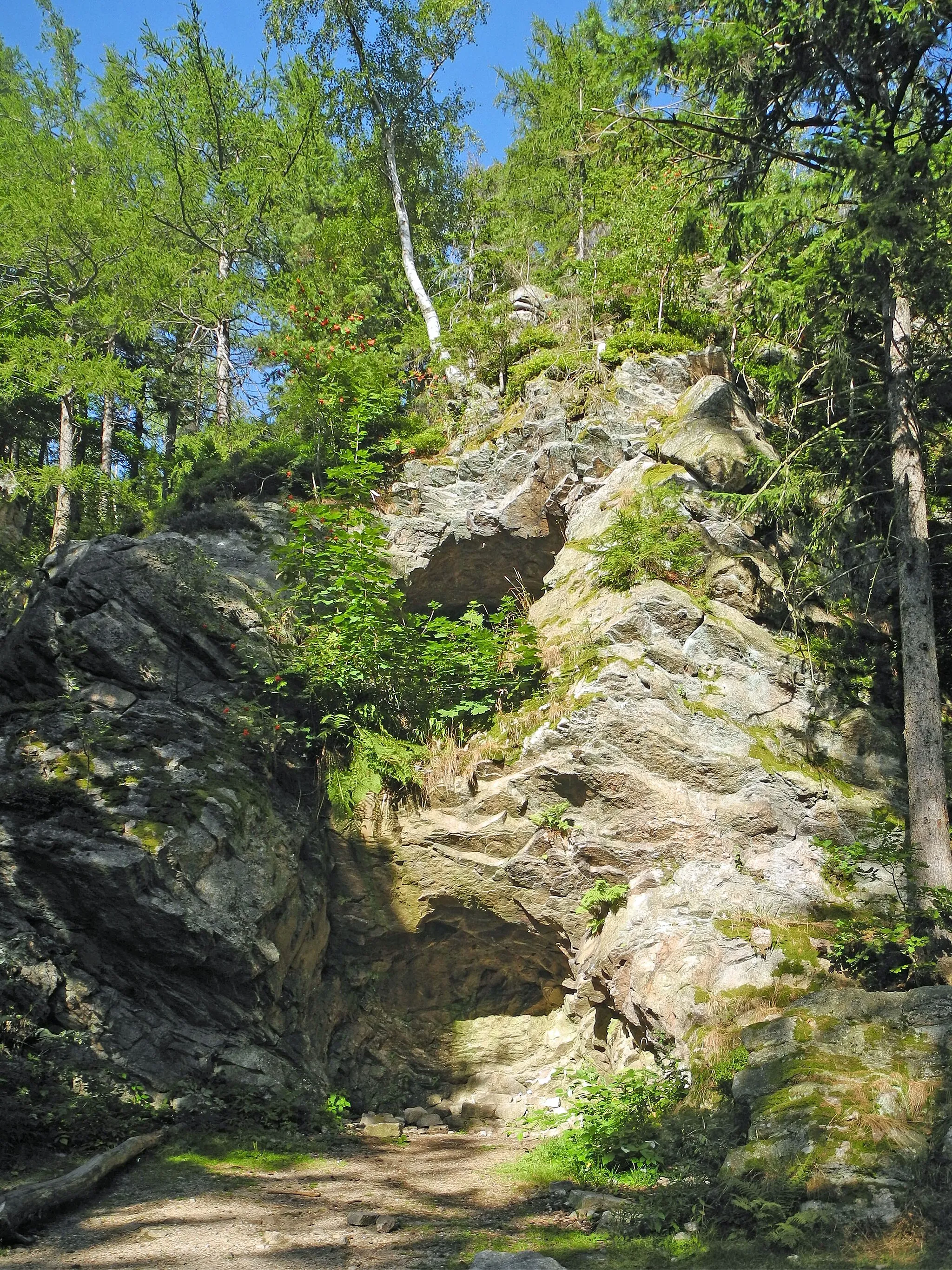 Photo showing: Rabenfelsen (Krucze Skały) in Krummhübel (Karpacz) im Riesengebirge