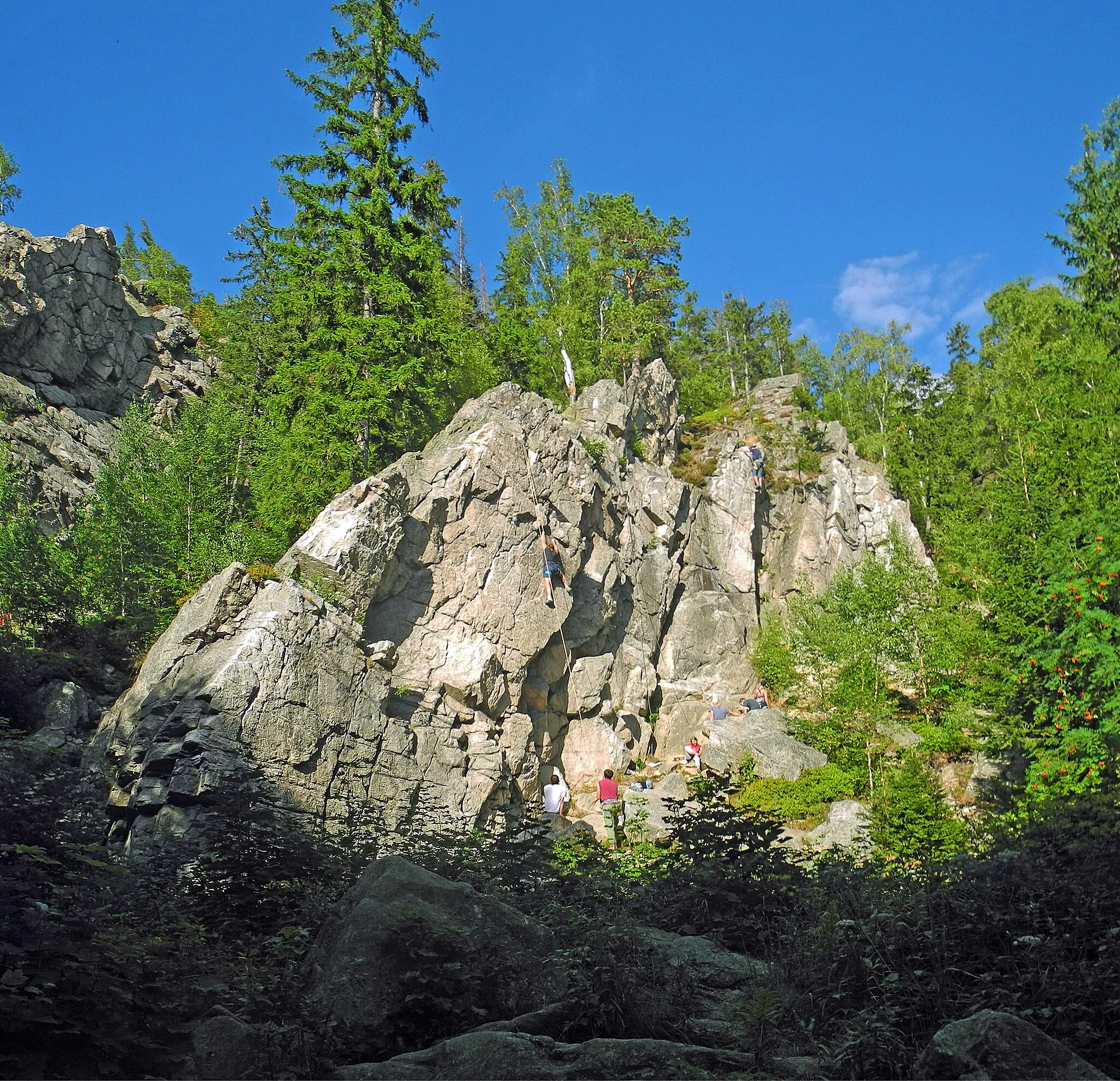 Photo showing: Rabenfelsen (Krucze Skały) in Krummhübel (Karpacz) im Riesengebirge