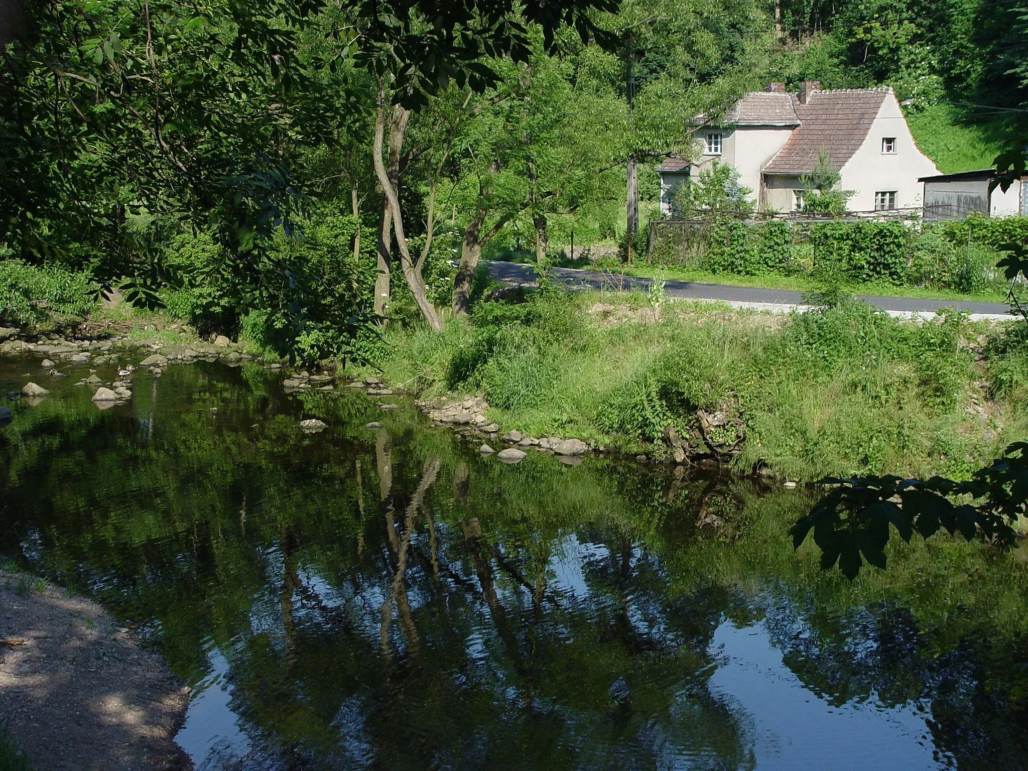 Photo showing: Bystrzyca River in Lubachów - a village in Lower Silesian Voivodship, Poland