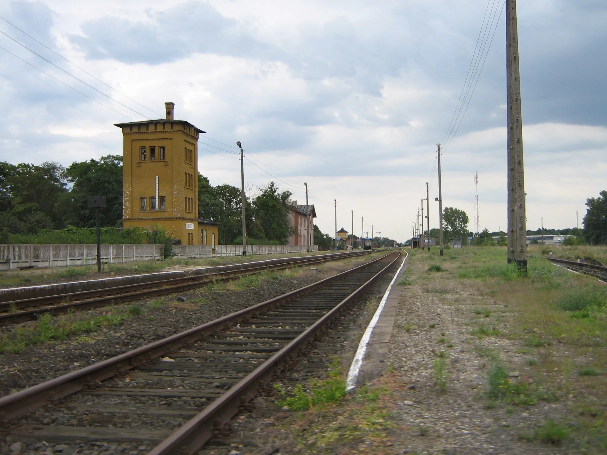 Photo showing: Stacja kolejowa Rokitki Widok z przejazdu