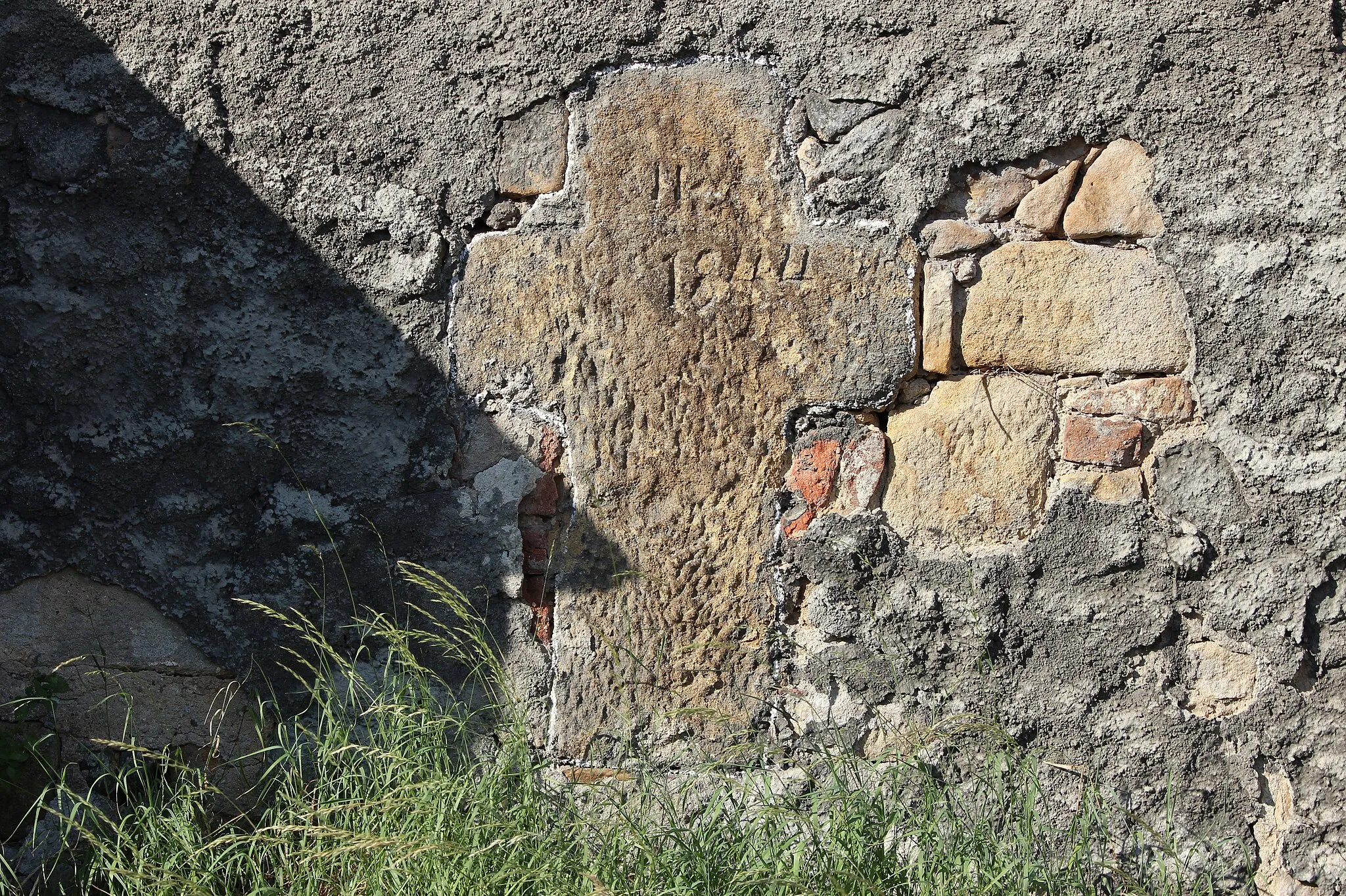 Photo showing: Stone cross in Studnica