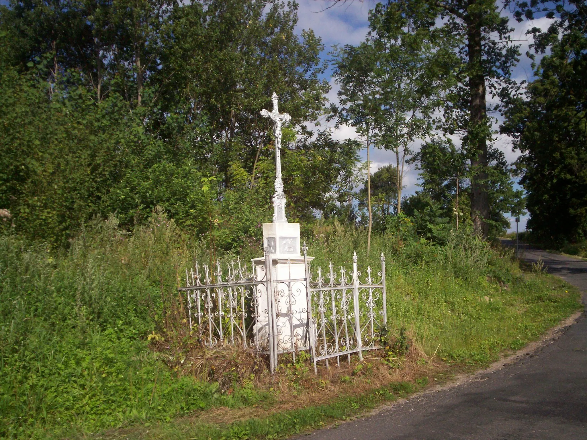 Photo showing: Popielówek, przydrożna kapliczka.