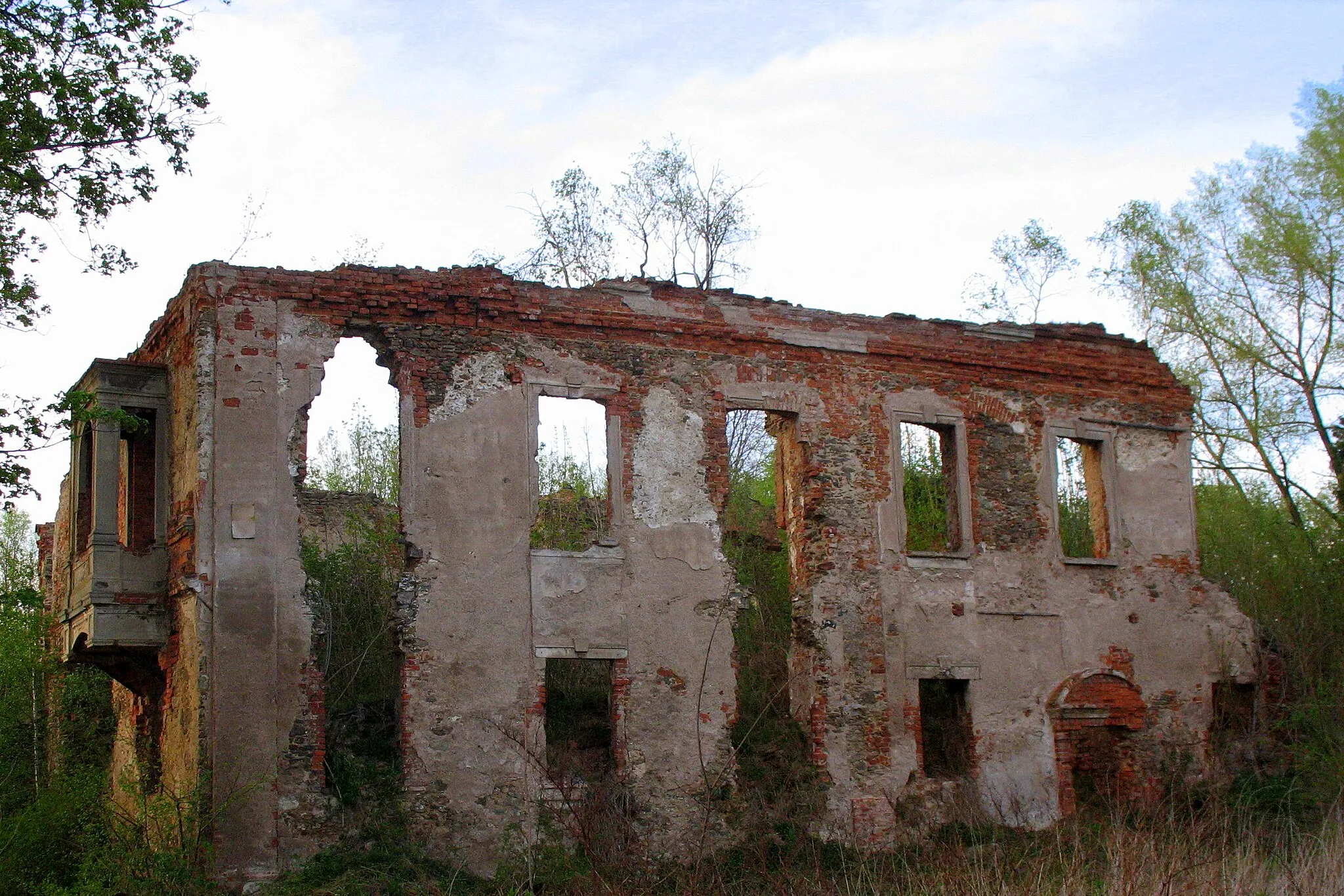 Photo showing: Ostroszowice - pałac, obecnie ruina (zabytek nr A/4472/1364)