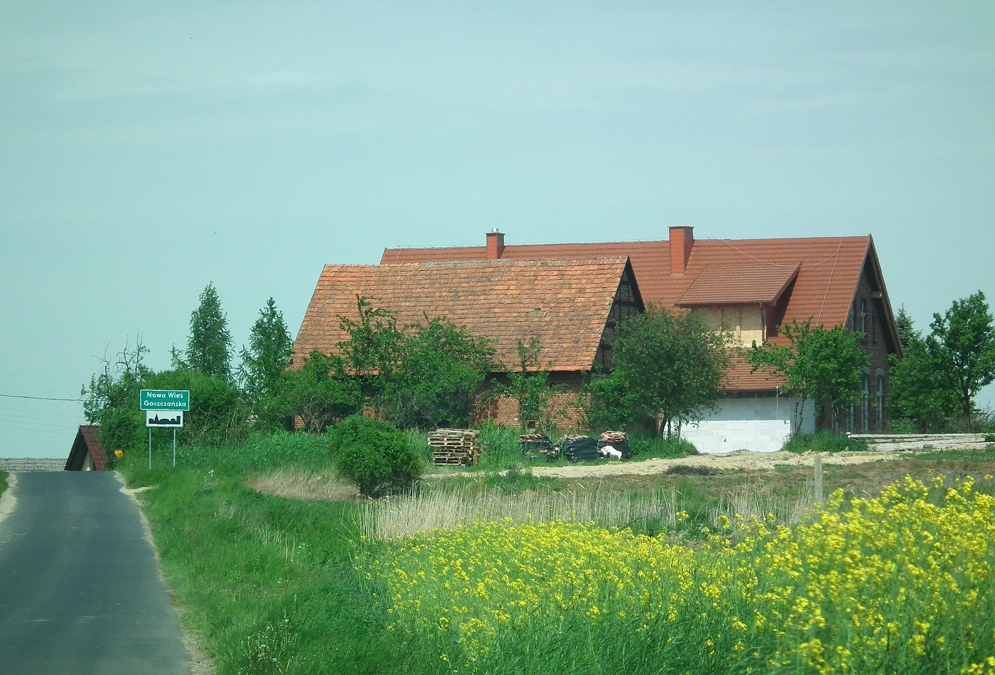 Photo showing: Nowa Wieś Goszczańska od południa.