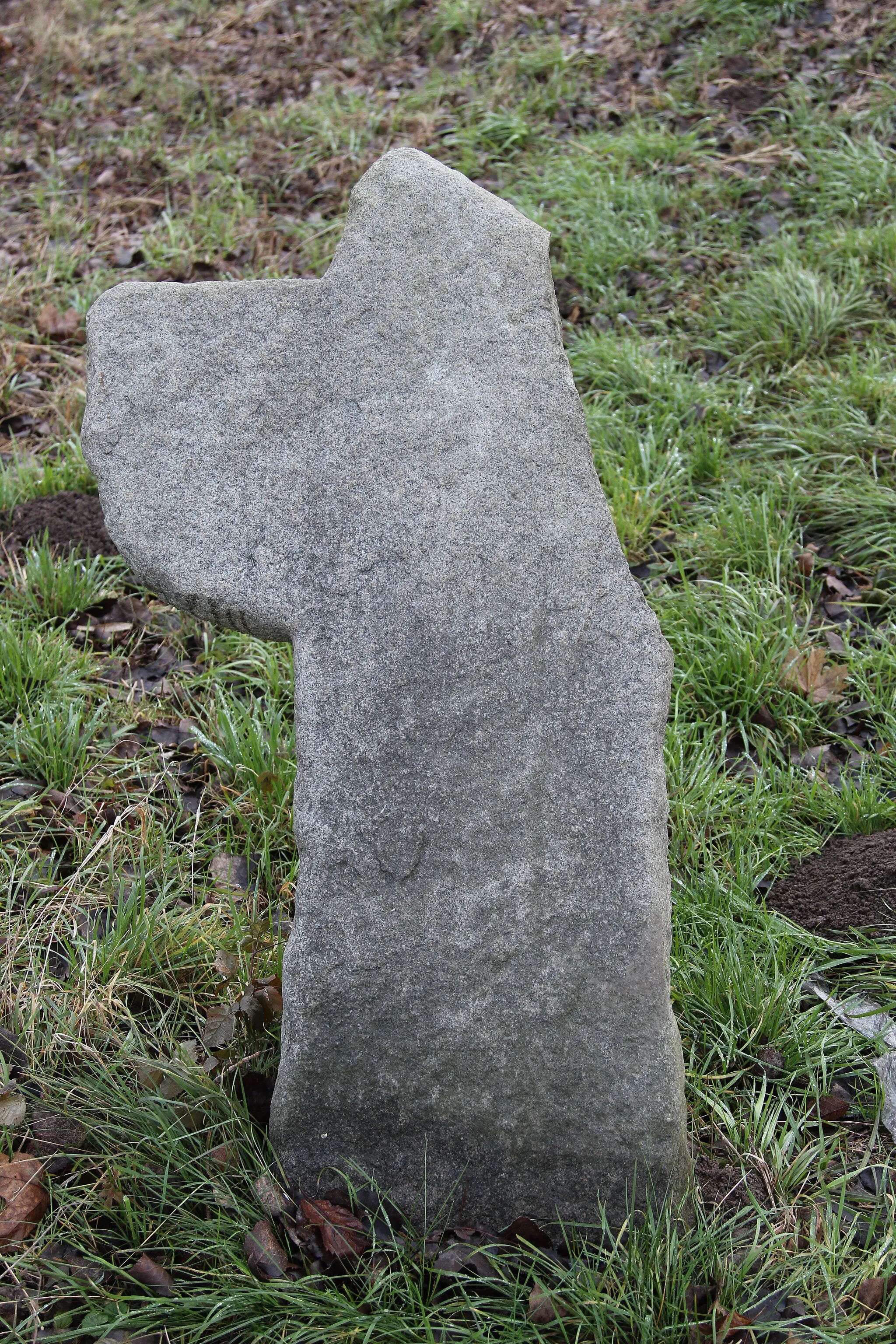 Photo showing: Stone cross in Kilianów