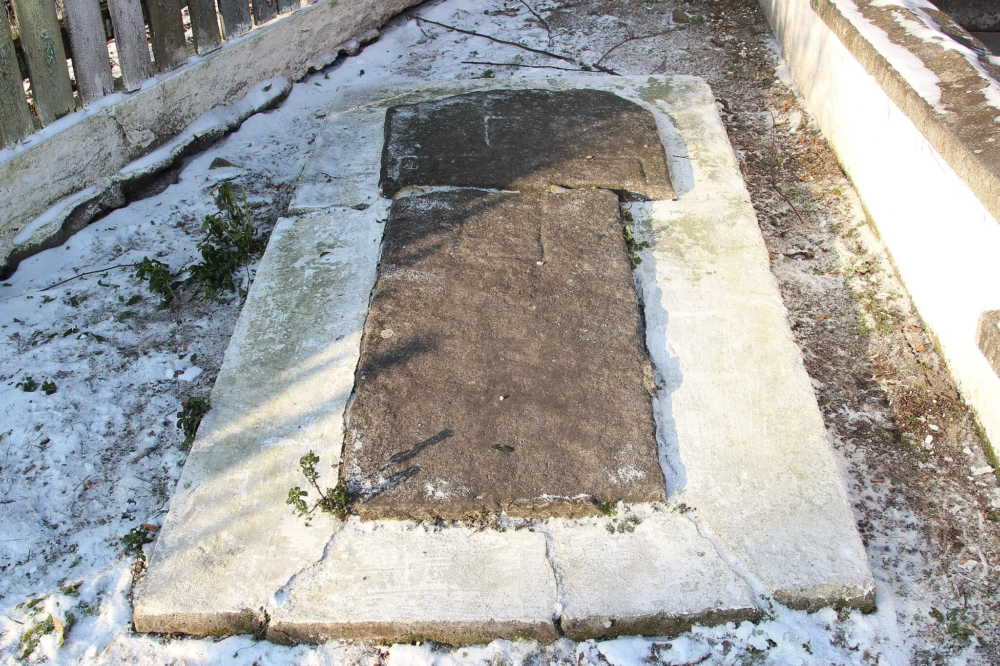 Photo showing: Stone cross in Janków