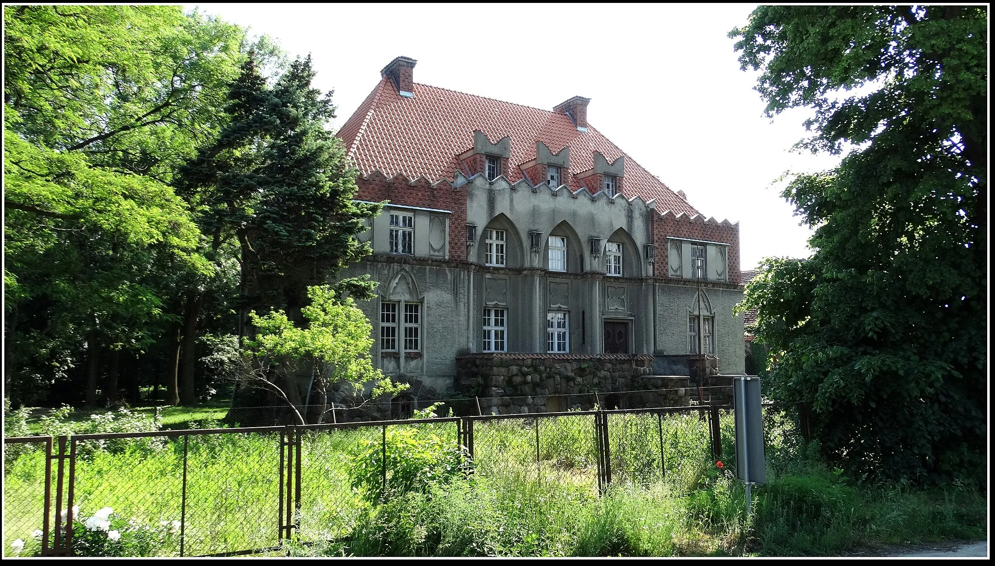 Photo showing: Czechnów palace of 1924. (The elevation. N. - The front of the terrace)  /  gm. Bojanowo / pow. rawicki / province. Greater