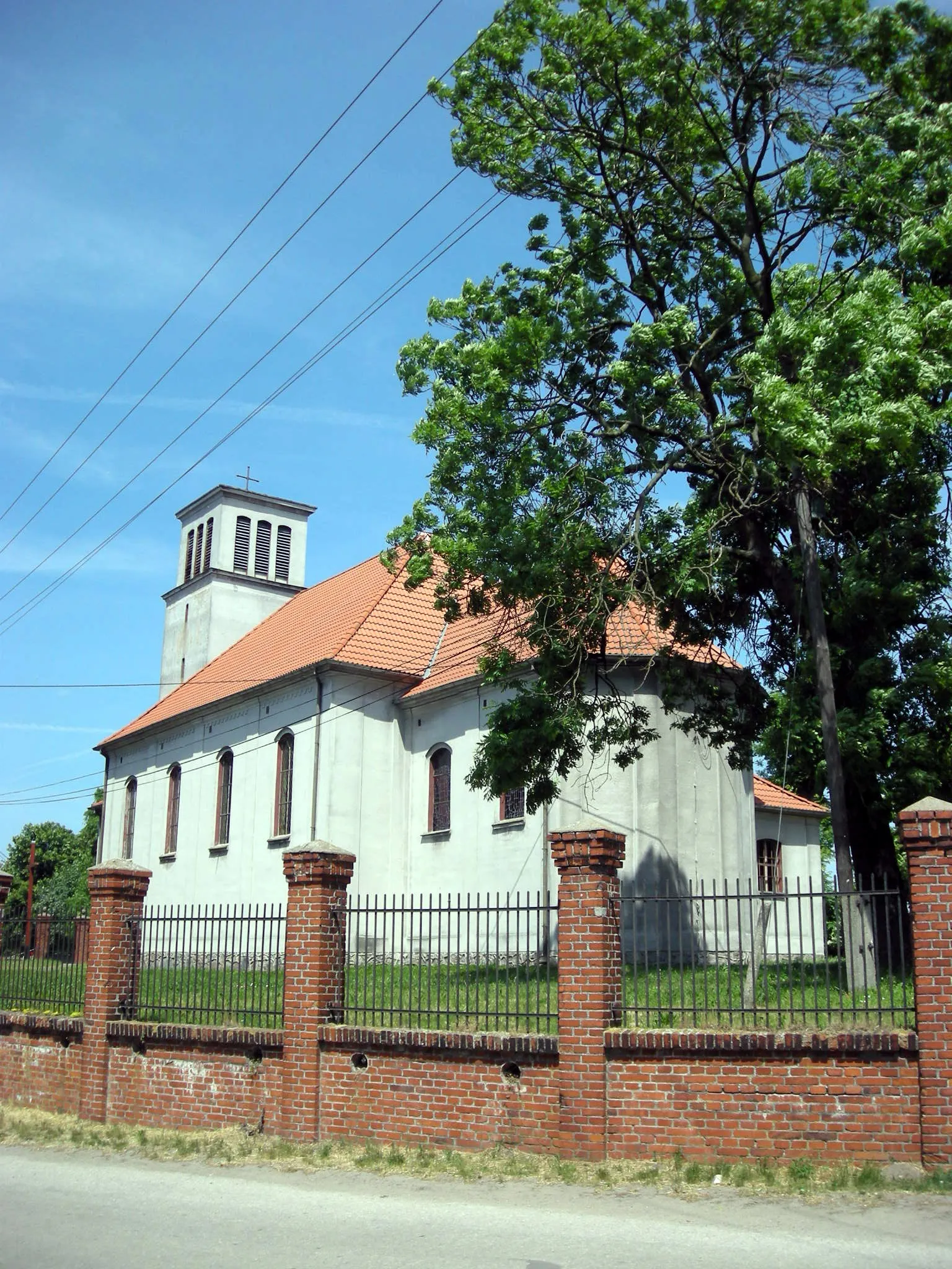 Photo showing: The church in Murzynno, Poland.