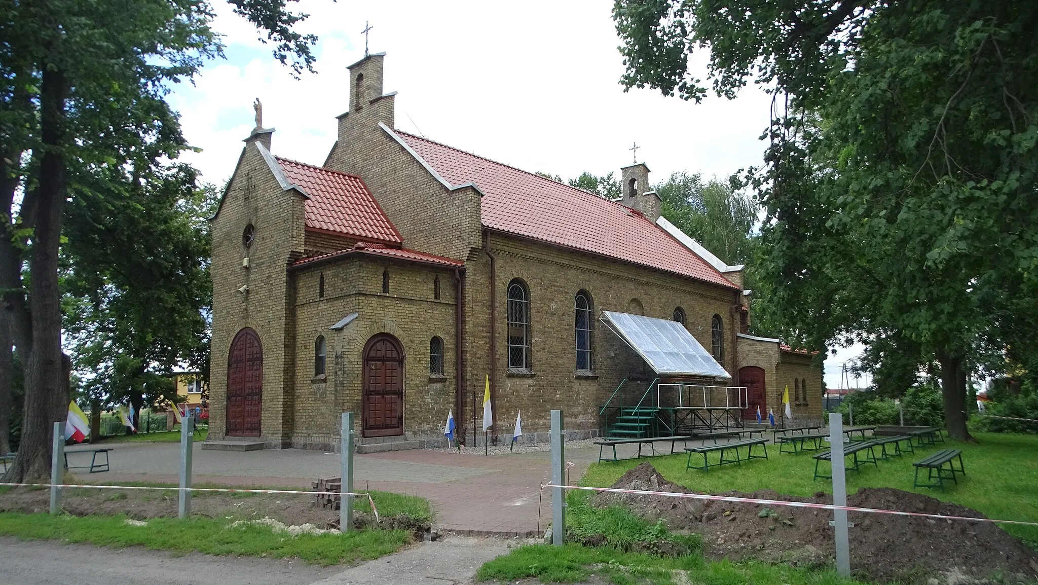 Photo showing: The parish church of Our Lady of the Scapular in Ostrów near Gniewków