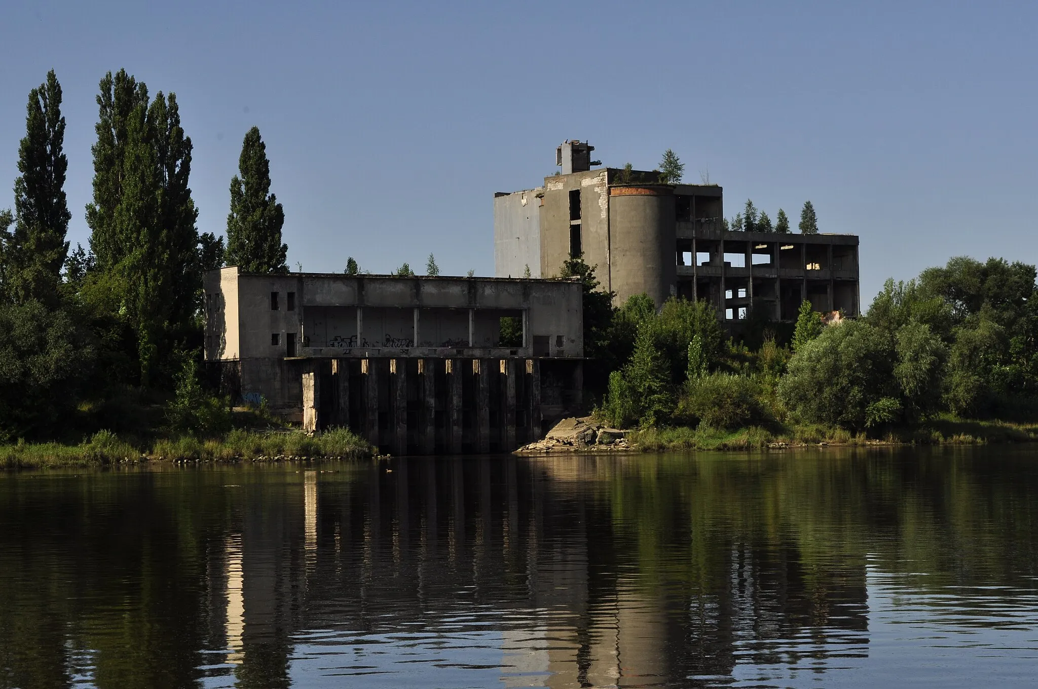 Photo showing: Dawny budynek fabryki papieru w Włocławku