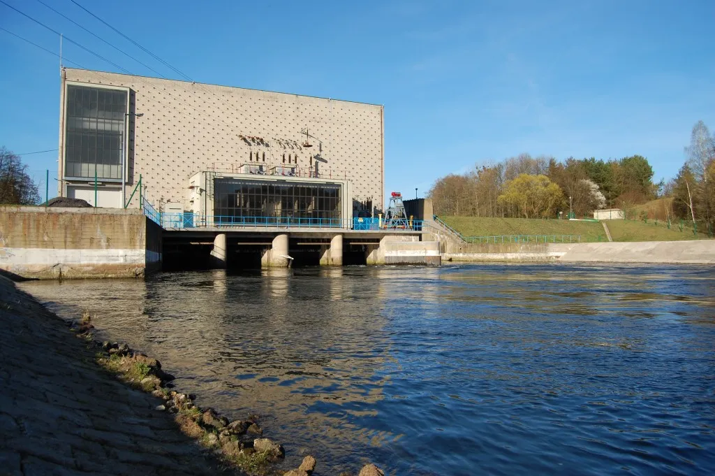 Photo showing: Tryszczyn-elektrownia.
