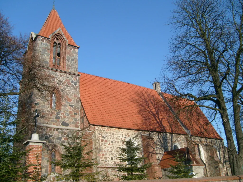 Photo showing: The church in Dźwierzno, Poland.