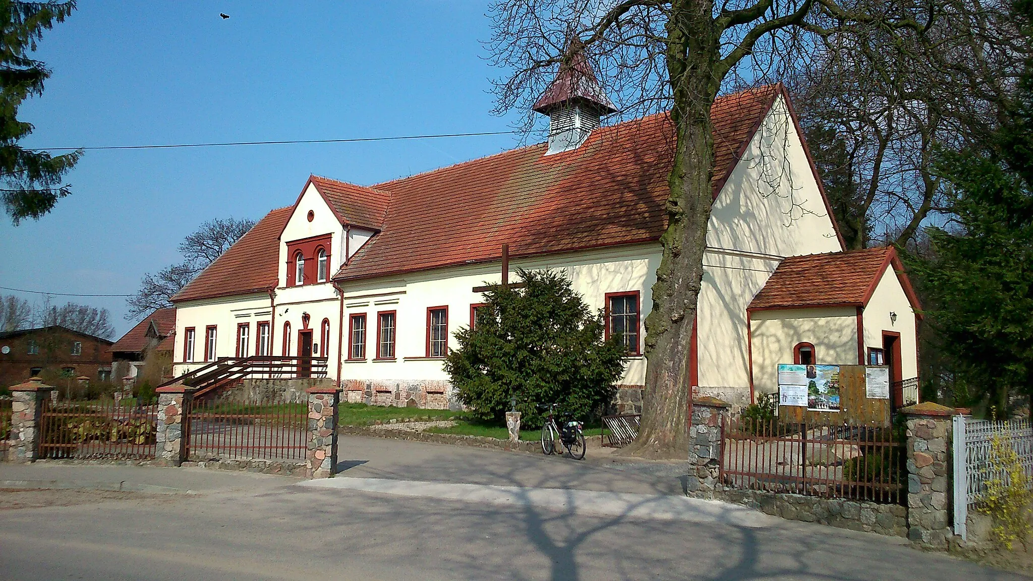 Photo showing: Grzegorz - village in Kuyavian-Pomeranian Voivodeship, Poland. Saint Andrew Bobola church.