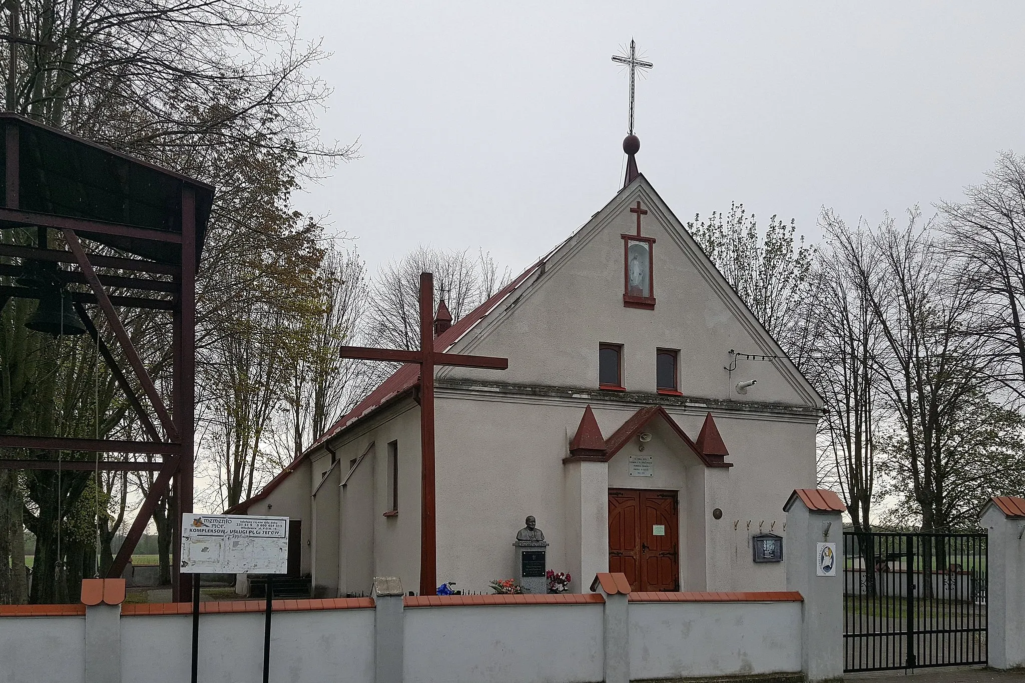 Photo showing: Kościół Świętych Apostołów Piotra i Pawła w Skrzynkach (gmina Baruchowo).