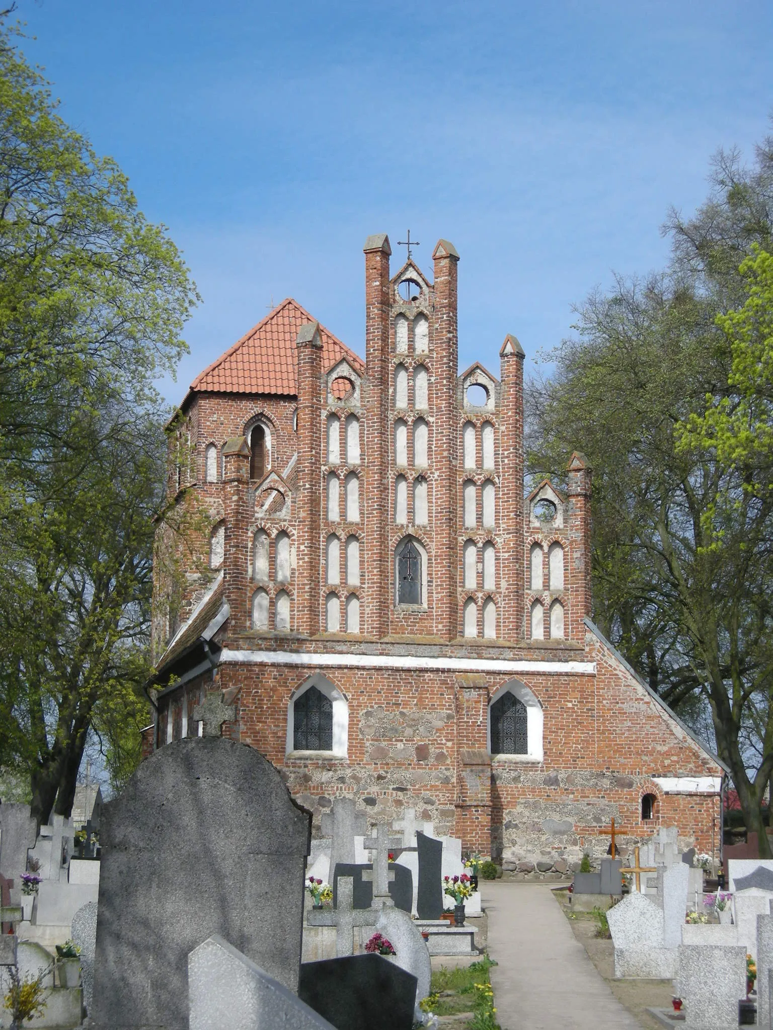 Photo showing: The church in Łobdowo, Poland.