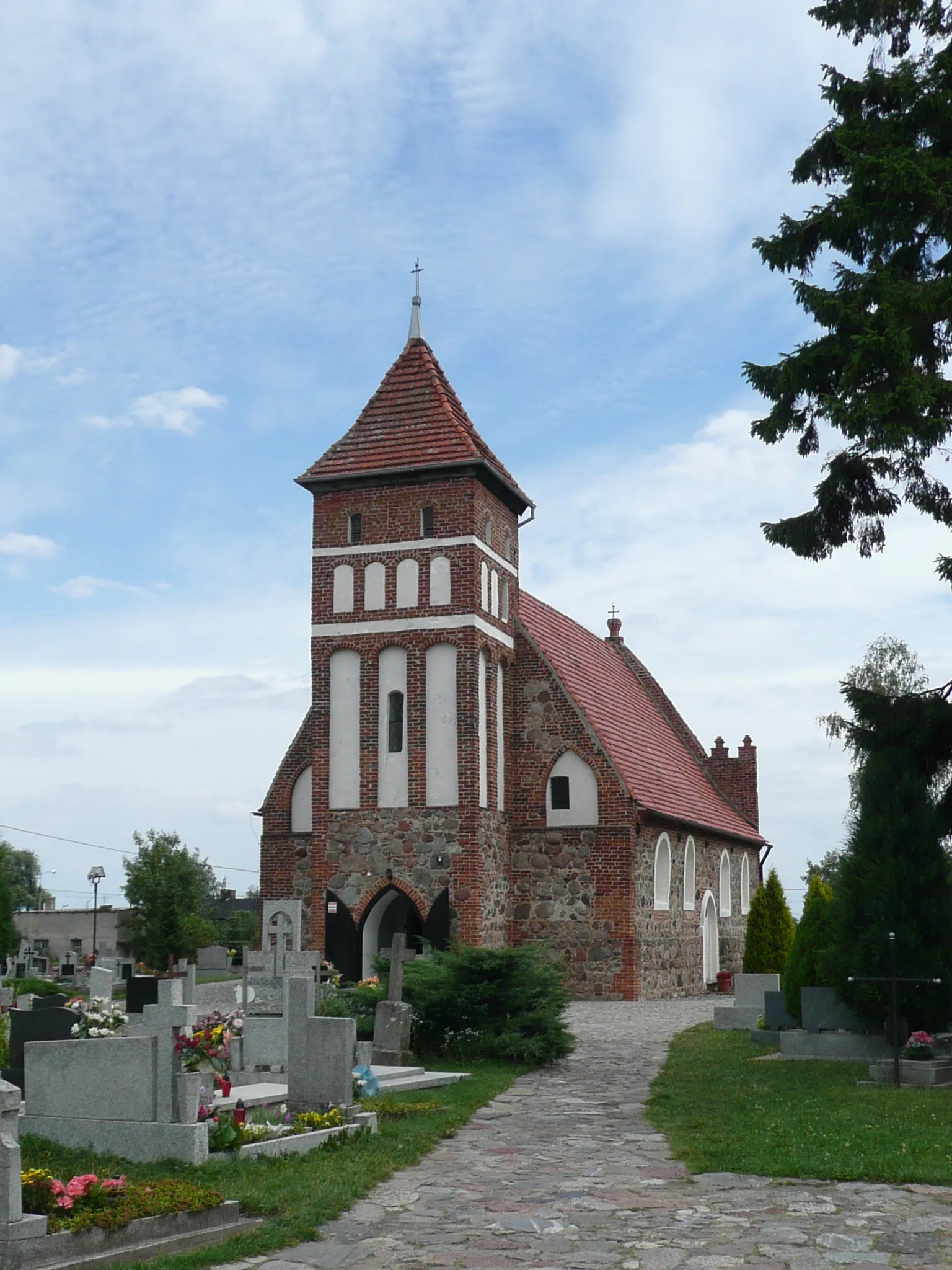 Photo showing: The church in Kiełbasin, Poland.