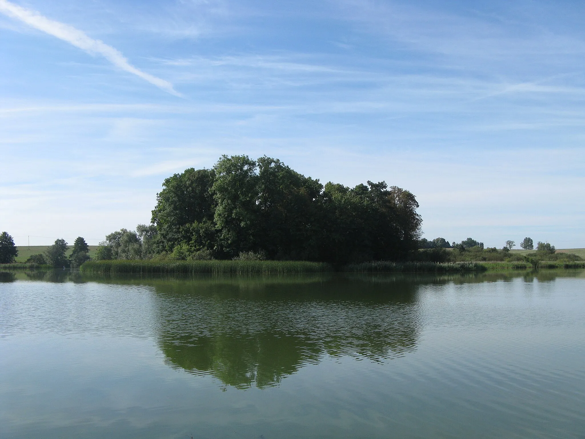 Photo showing: Grodzisko nad jeziorem Mełno, miejsce podpisania pokoju mełneńskiego