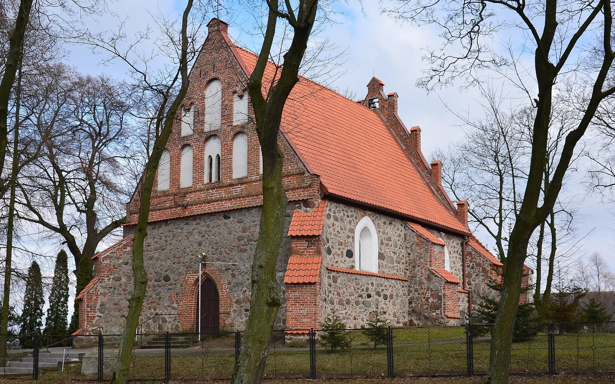 Photo showing: Rzymskokatolicki kościół parafialny św. Marii Magdaleny