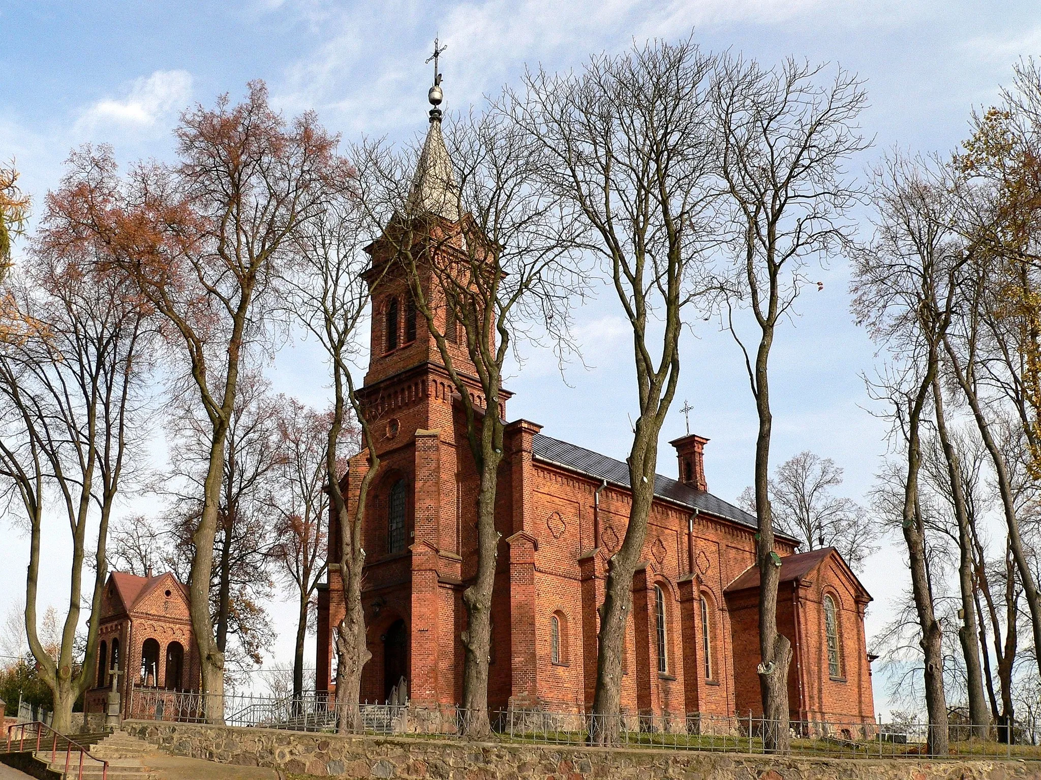 Photo showing: Tłuchowo, ul. 3 Maja 41 - rzymskokatolicki kościół parafialny pw. Wniebowzięcia NMP