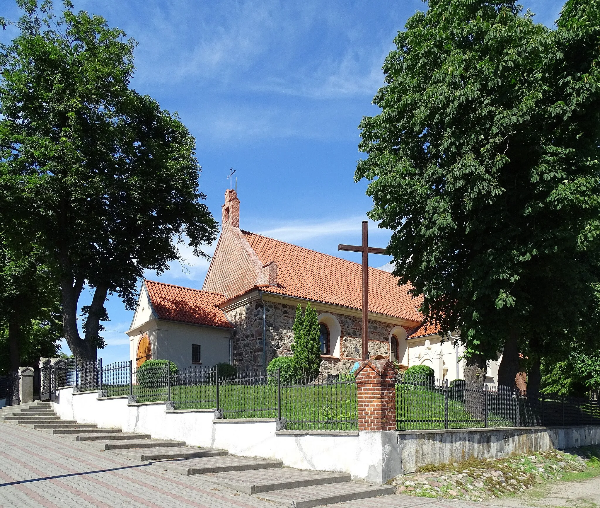 Photo showing: Błędowo, Wąbrzeźno County, Poland. Church of Saint Michael the Archangel from the beginning of the XIV century.