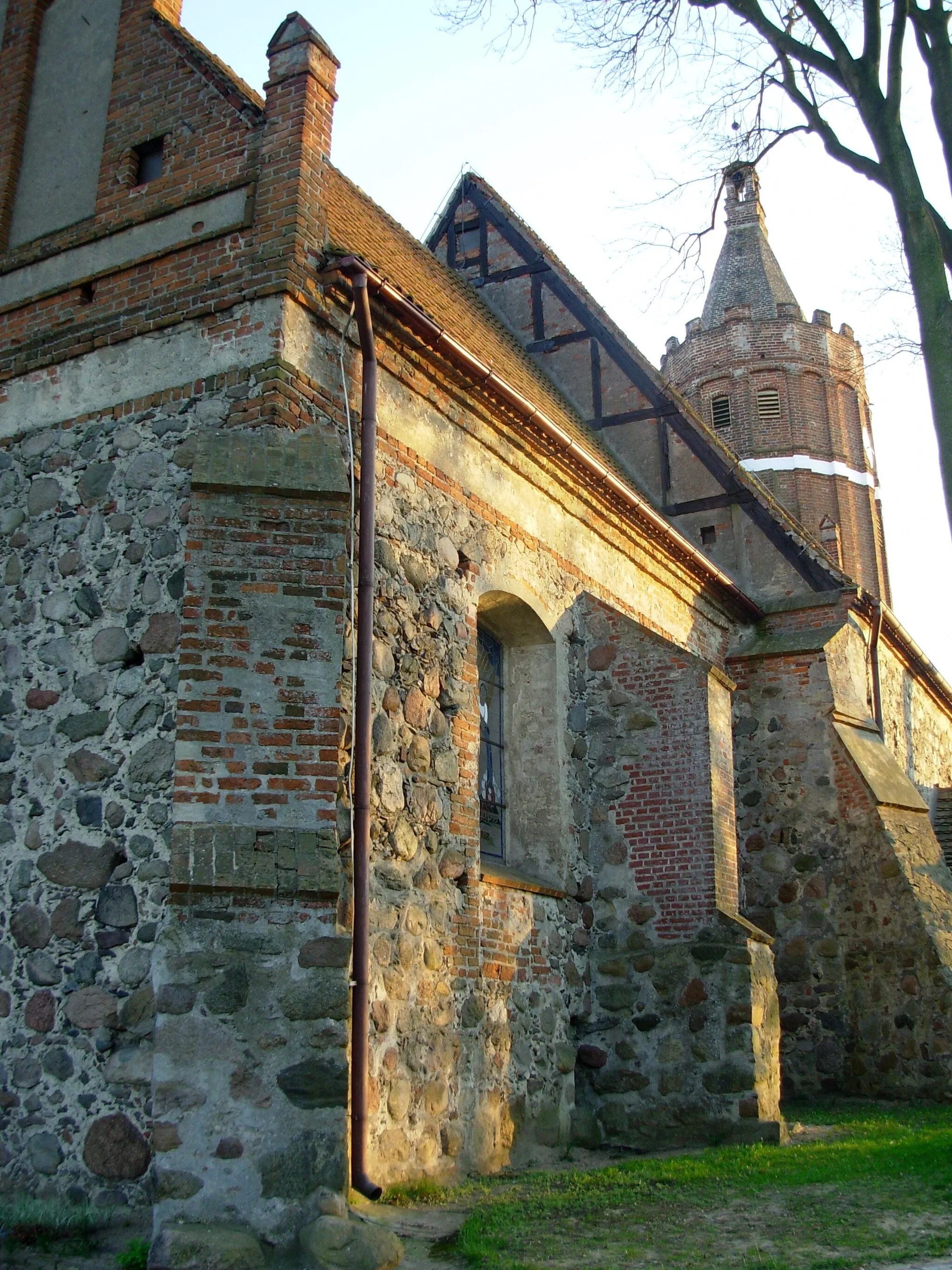 Photo showing: Parish church