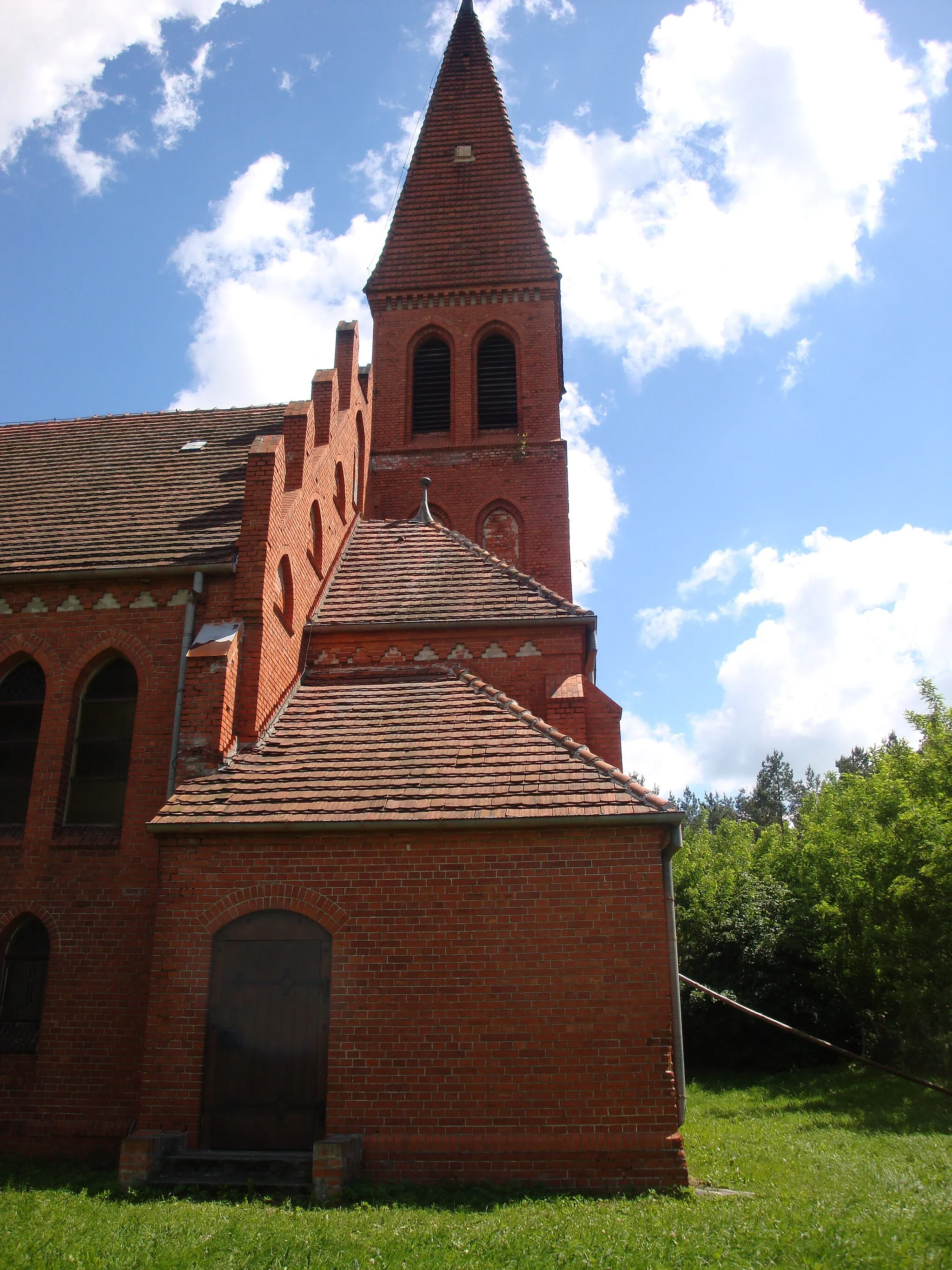 Photo showing: Church in Piaski, near Grudziądz, Poland. Build in 1900
