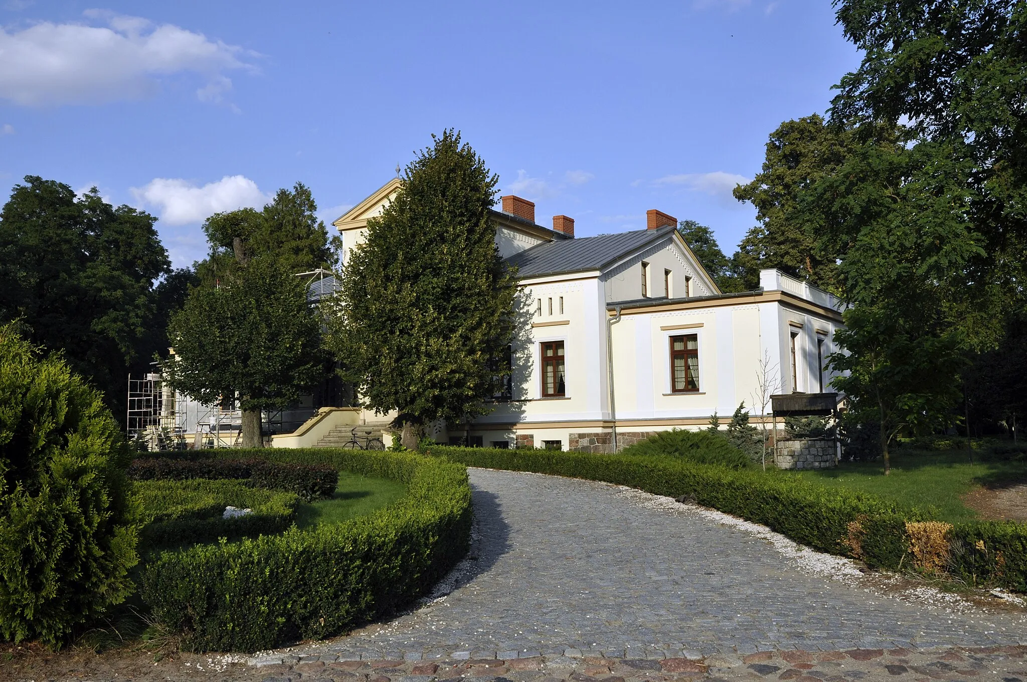 Photo showing: Górki - zespół dworski: dwór, park, zabudowania folwarczne