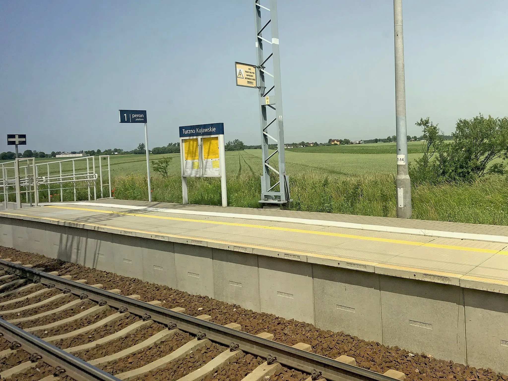Photo showing: Przystanek kolejowy Turno Kujawskie. Platforma północna.