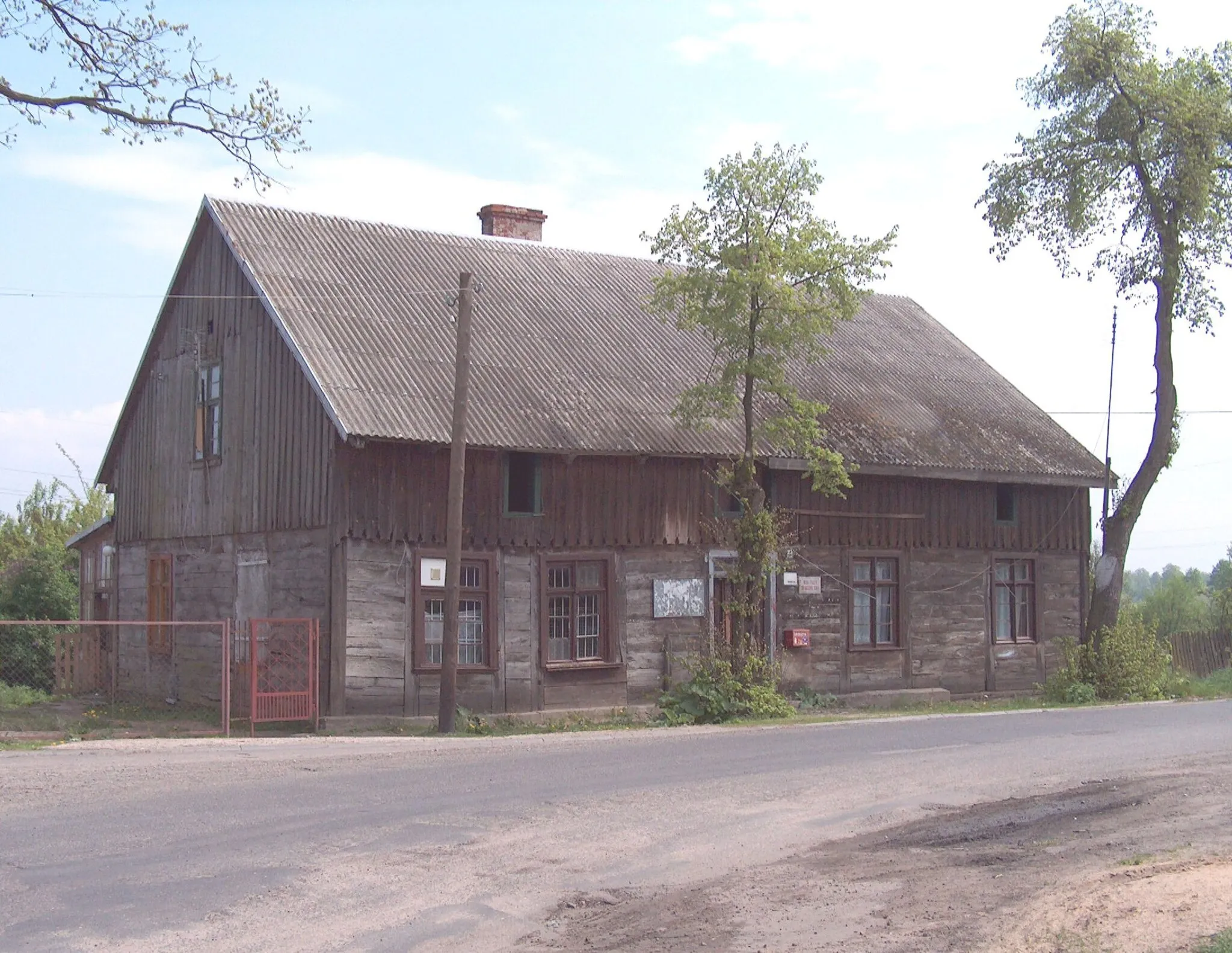 Photo showing: Karczma w Otłoczynie. Budynek drewniany z pierwszej połowy XIX wieku.

Autor zdjęcia Jacek Krzyżyński Otłoczyn
