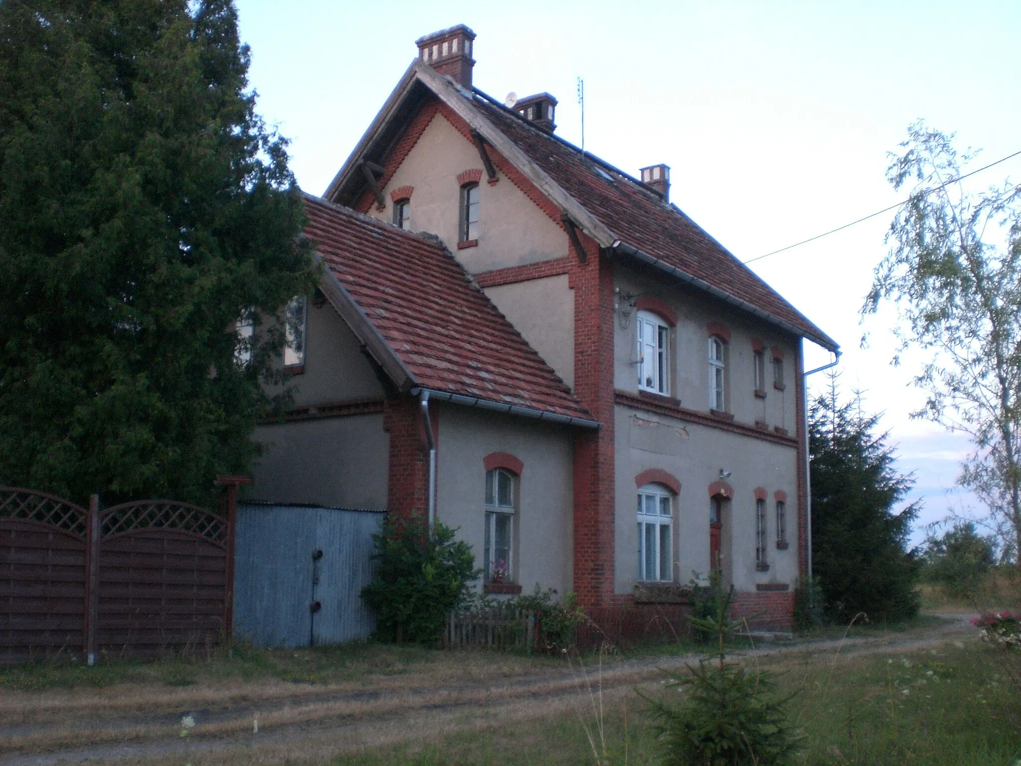 Photo showing: Zelgoszcz, Poland - former train stop